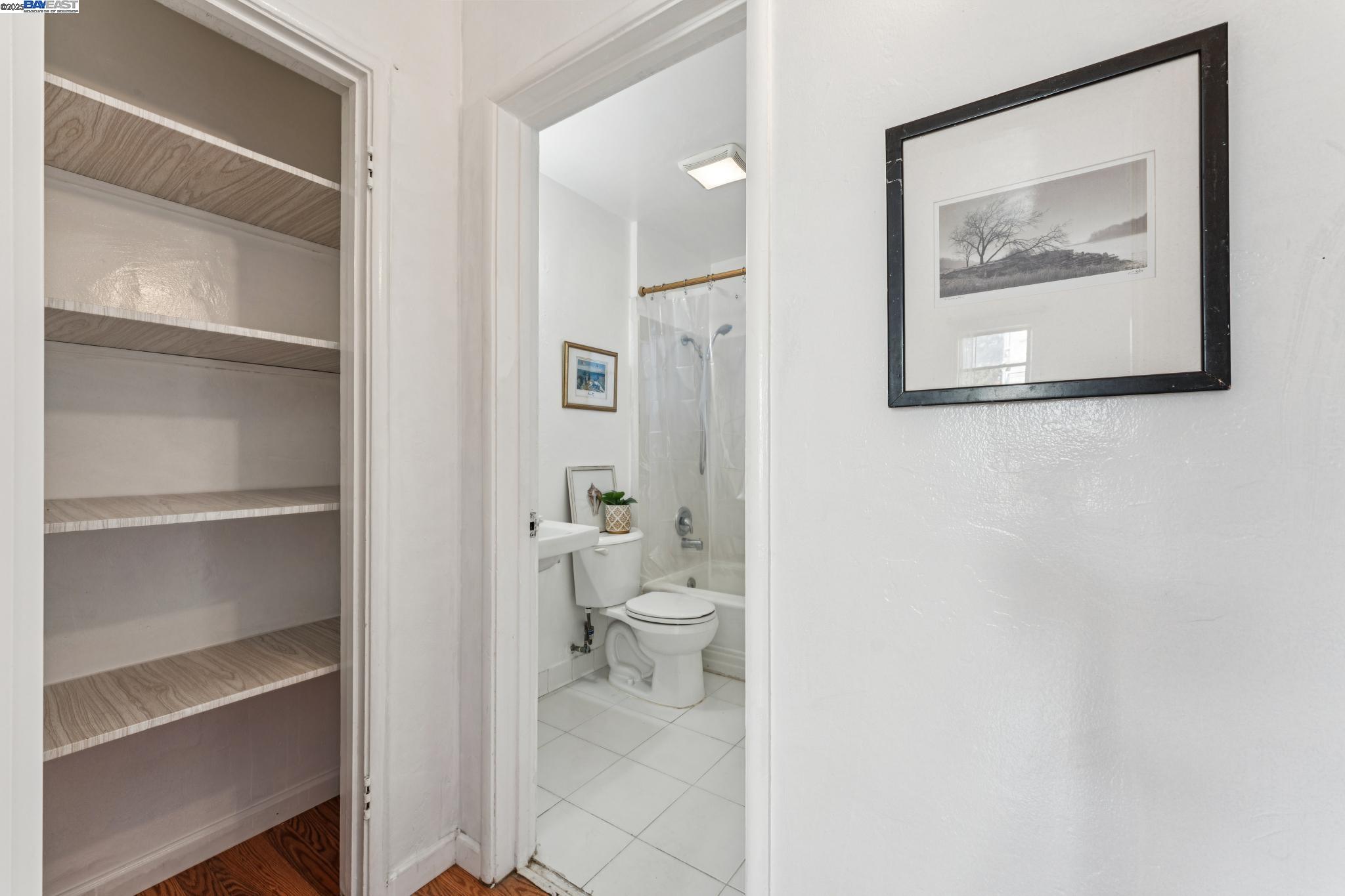 Detail Gallery Image 28 of 38 For 2109 Lincoln Ave, Alameda,  CA 94501 - 4 Beds | 3 Baths