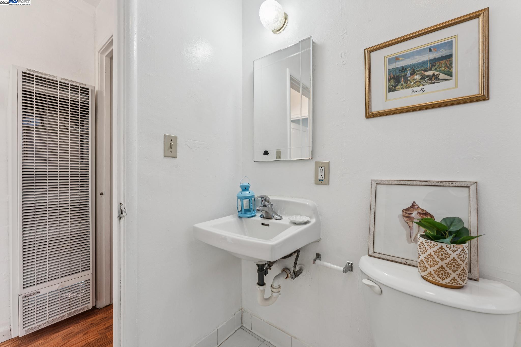 Detail Gallery Image 30 of 38 For 2109 Lincoln Ave, Alameda,  CA 94501 - 4 Beds | 3 Baths