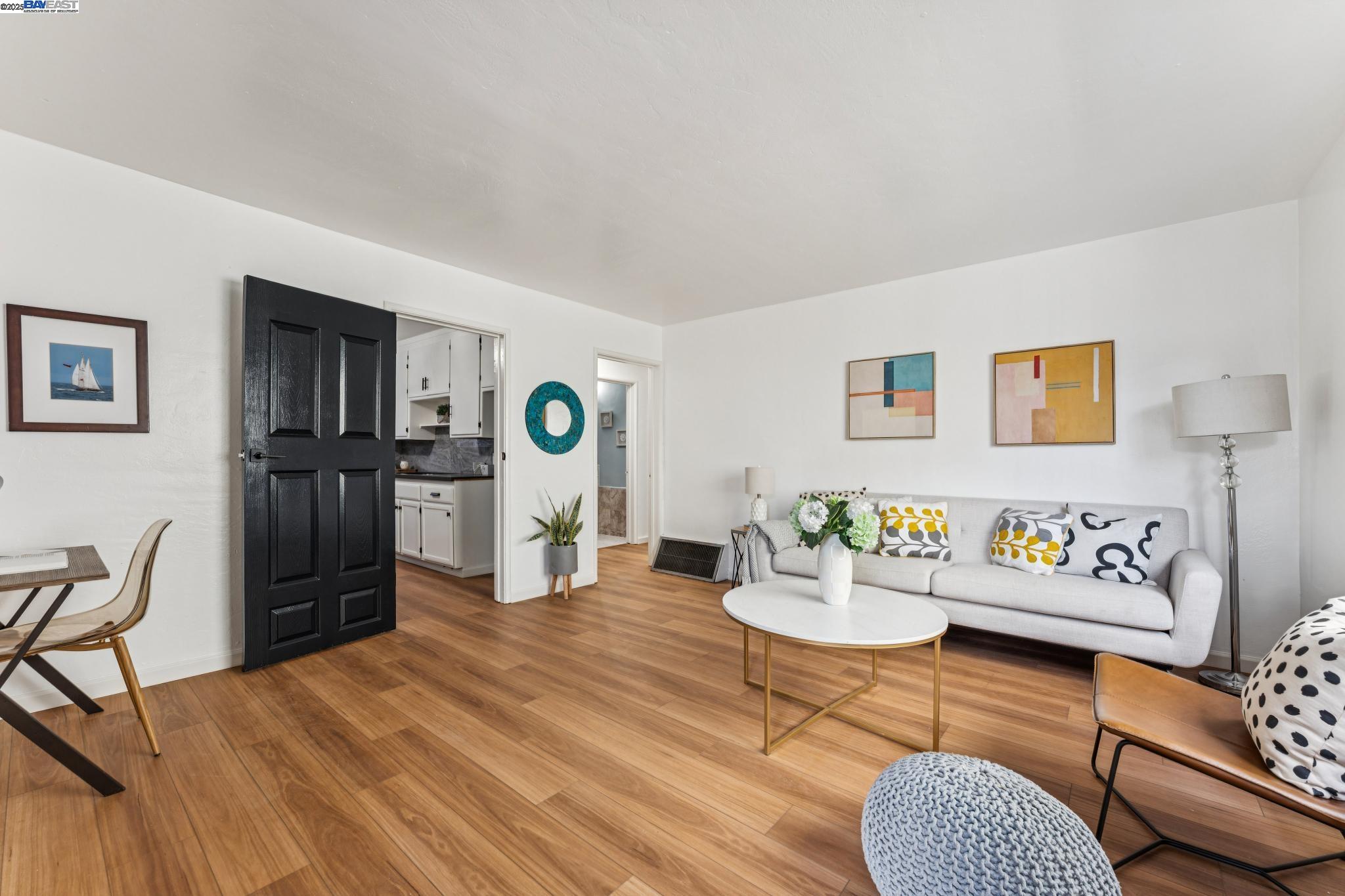 Detail Gallery Image 4 of 38 For 2109 Lincoln Ave, Alameda,  CA 94501 - 4 Beds | 3 Baths