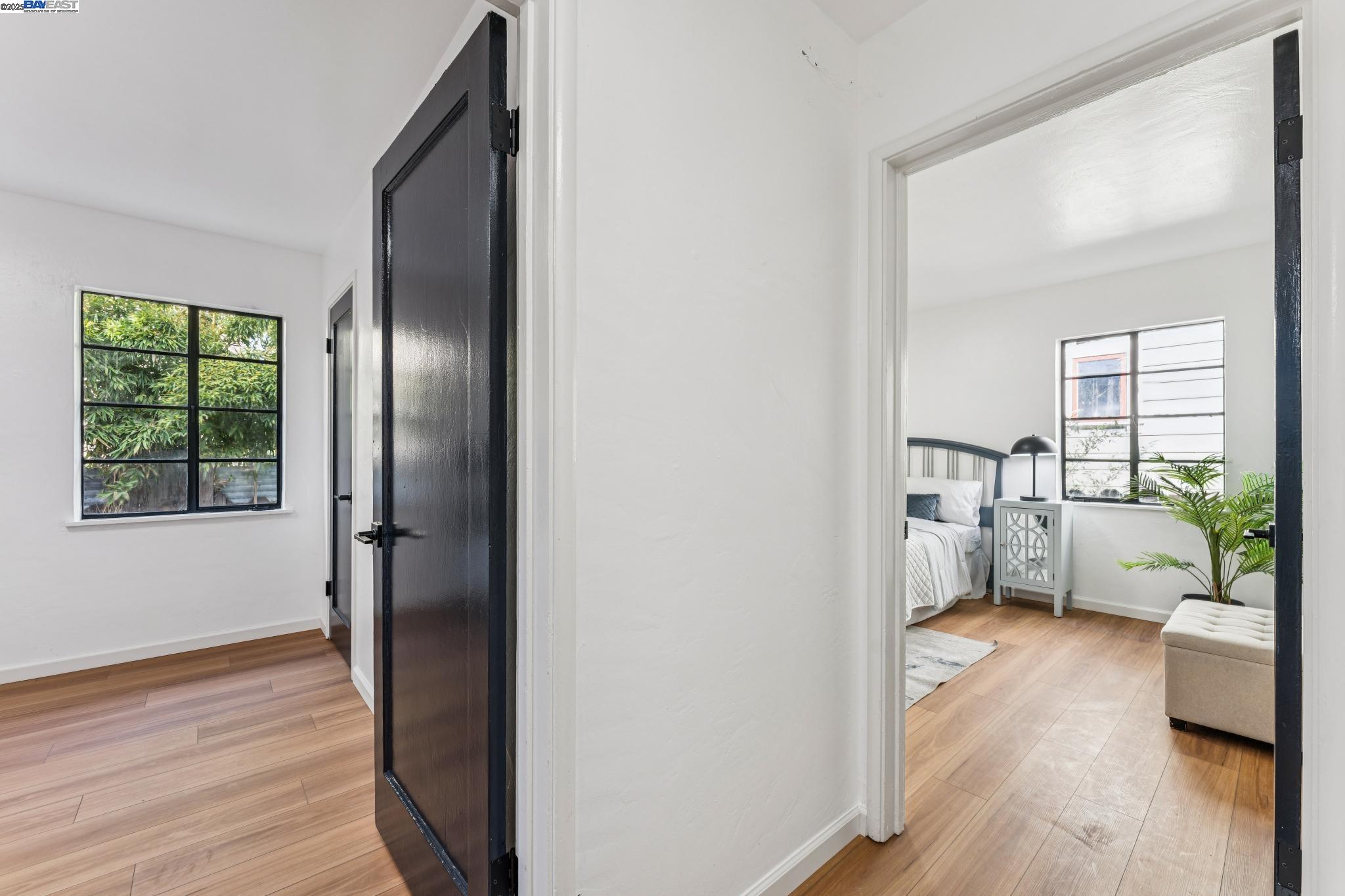 Detail Gallery Image 10 of 38 For 2109 Lincoln Ave, Alameda,  CA 94501 - 4 Beds | 3 Baths