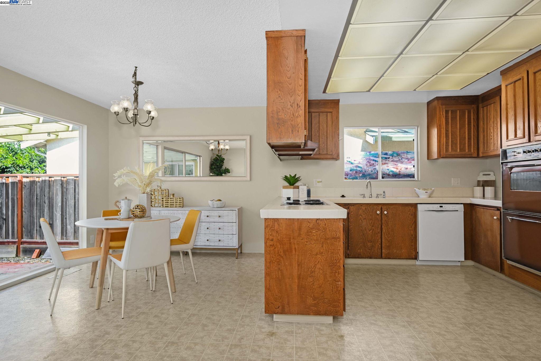 Detail Gallery Image 12 of 31 For 35579 Morley Pl, Fremont,  CA 94536 - 4 Beds | 2 Baths