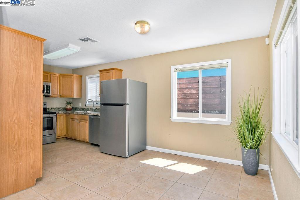 Detail Gallery Image 11 of 25 For 2809 D St, Antioch,  CA 94509 - 2 Beds | 2 Baths