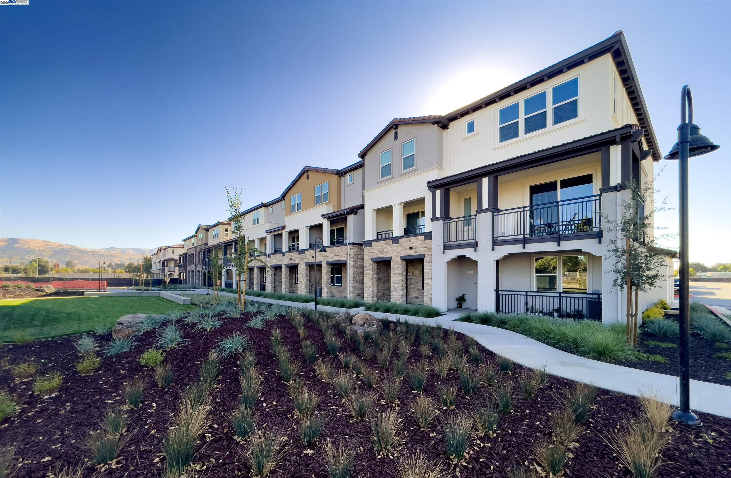 Detail Gallery Image 18 of 18 For 964 Blaise Lane #1004,  Morgan Hill,  CA 95037 - 3 Beds | 3/1 Baths