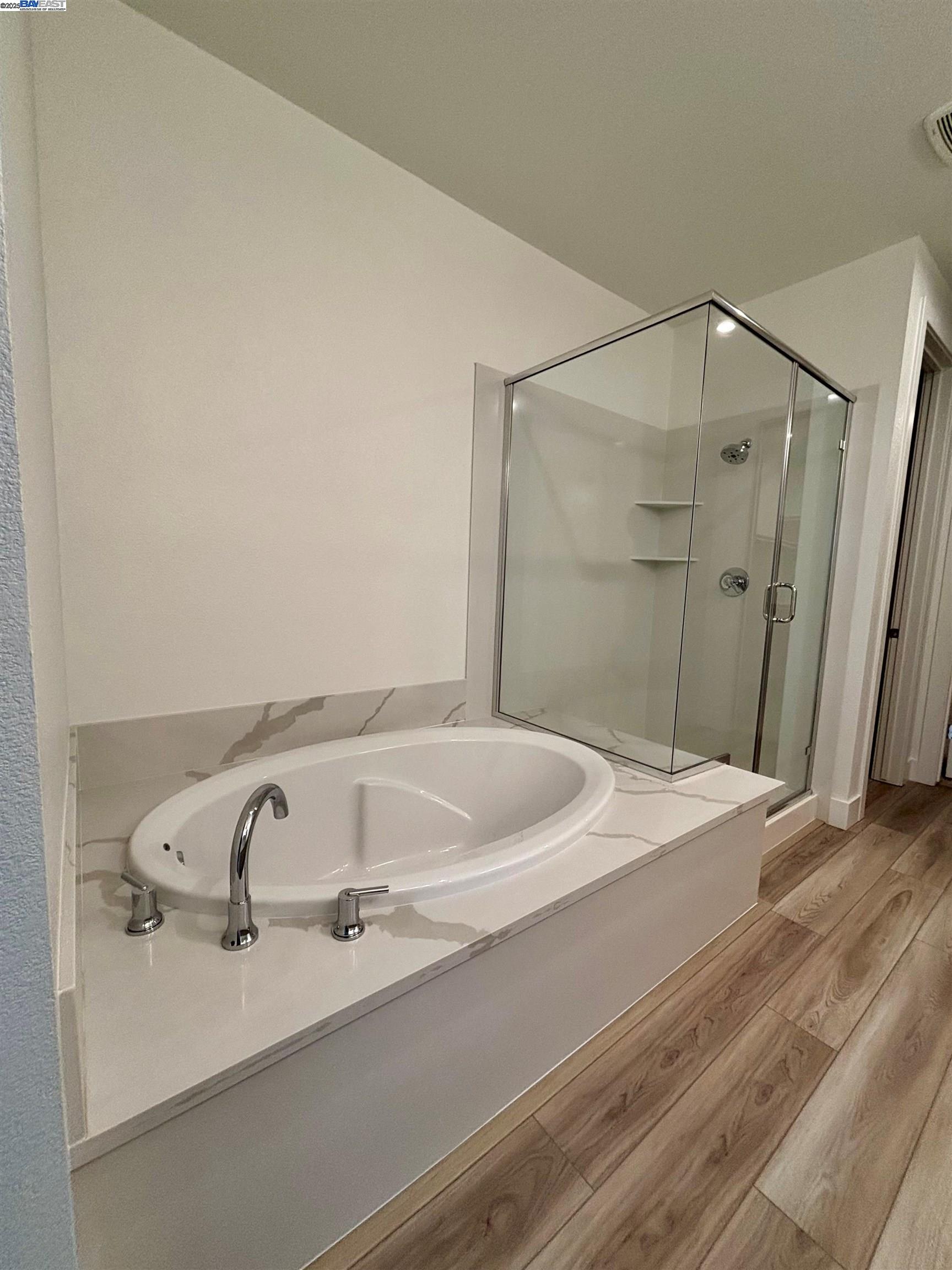 Detail Gallery Image 4 of 18 For 964 Blaise Lane #1004,  Morgan Hill,  CA 95037 - 3 Beds | 3/1 Baths