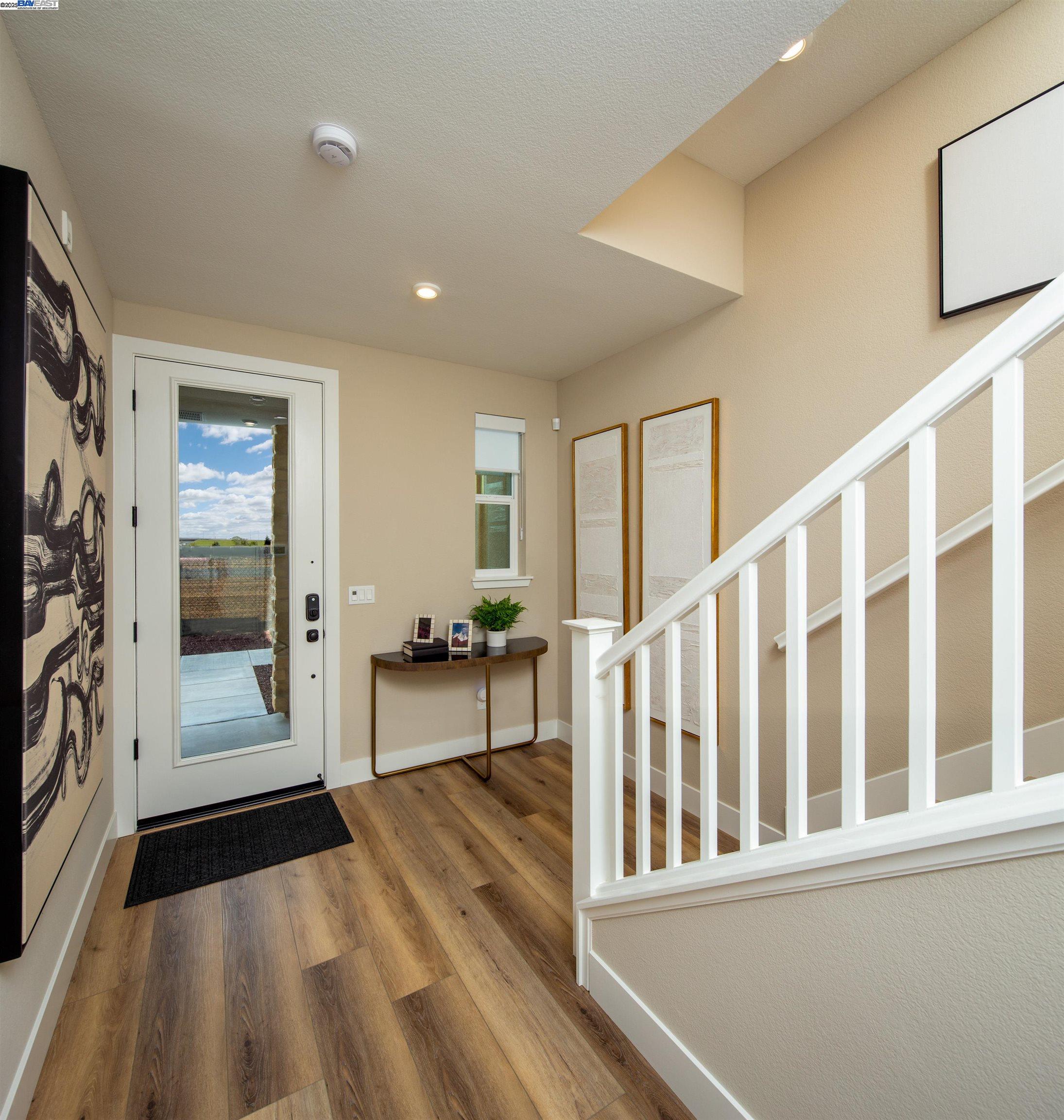 Detail Gallery Image 7 of 18 For 964 Blaise Lane #1004,  Morgan Hill,  CA 95037 - 3 Beds | 3/1 Baths
