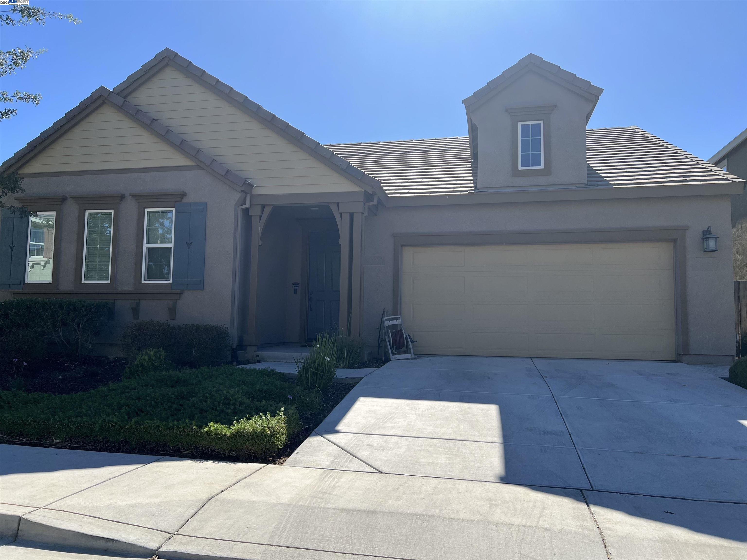Detail Gallery Image 1 of 16 For 5463 Alvar Loop, Antioch,  CA 94531 - 3 Beds | 2 Baths