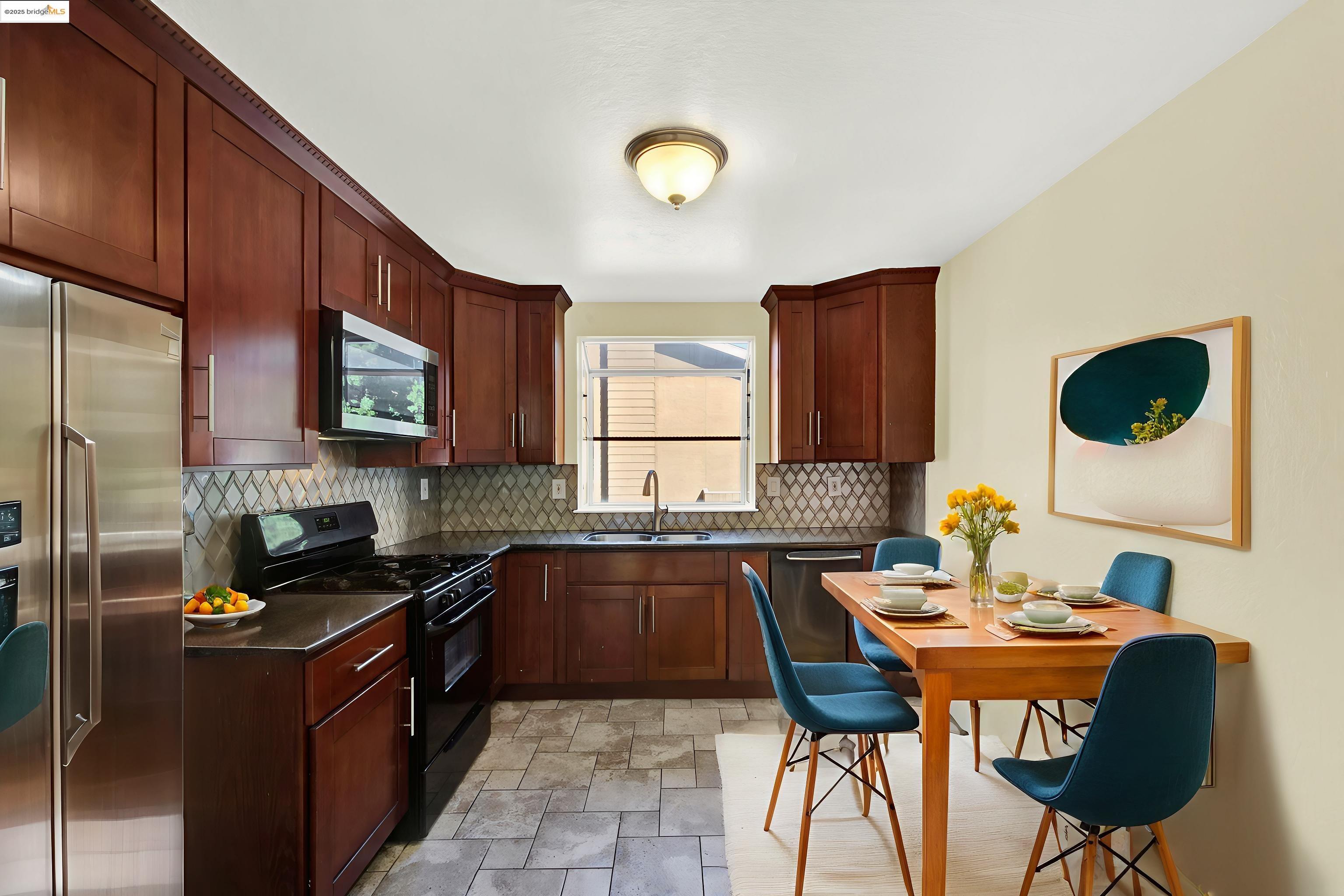 Detail Gallery Image 14 of 46 For 2121 Vale Rd #52,  San Pablo,  CA 94806 - 3 Beds | 3 Baths