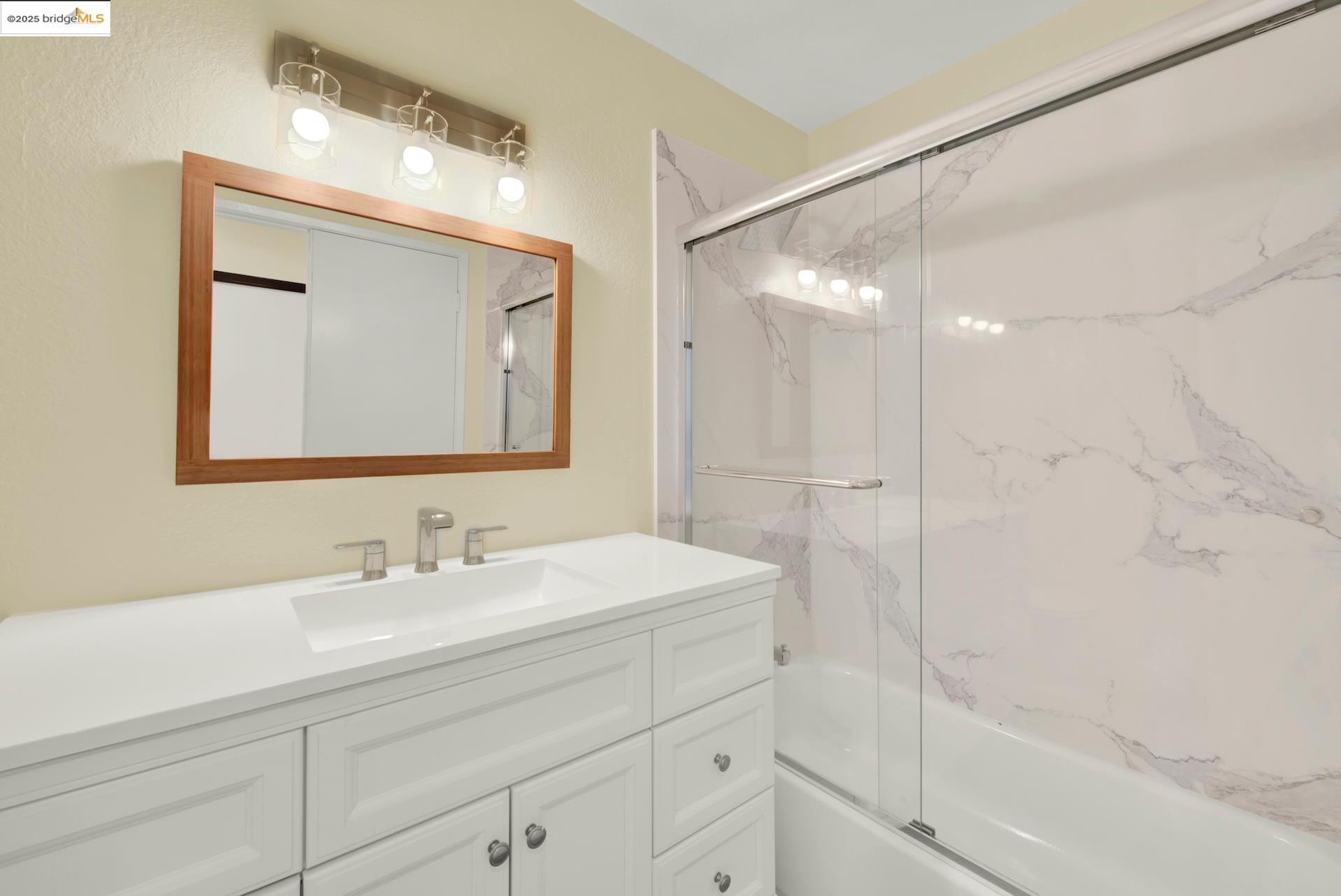 Detail Gallery Image 20 of 46 For 2121 Vale Rd #52,  San Pablo,  CA 94806 - 3 Beds | 3 Baths