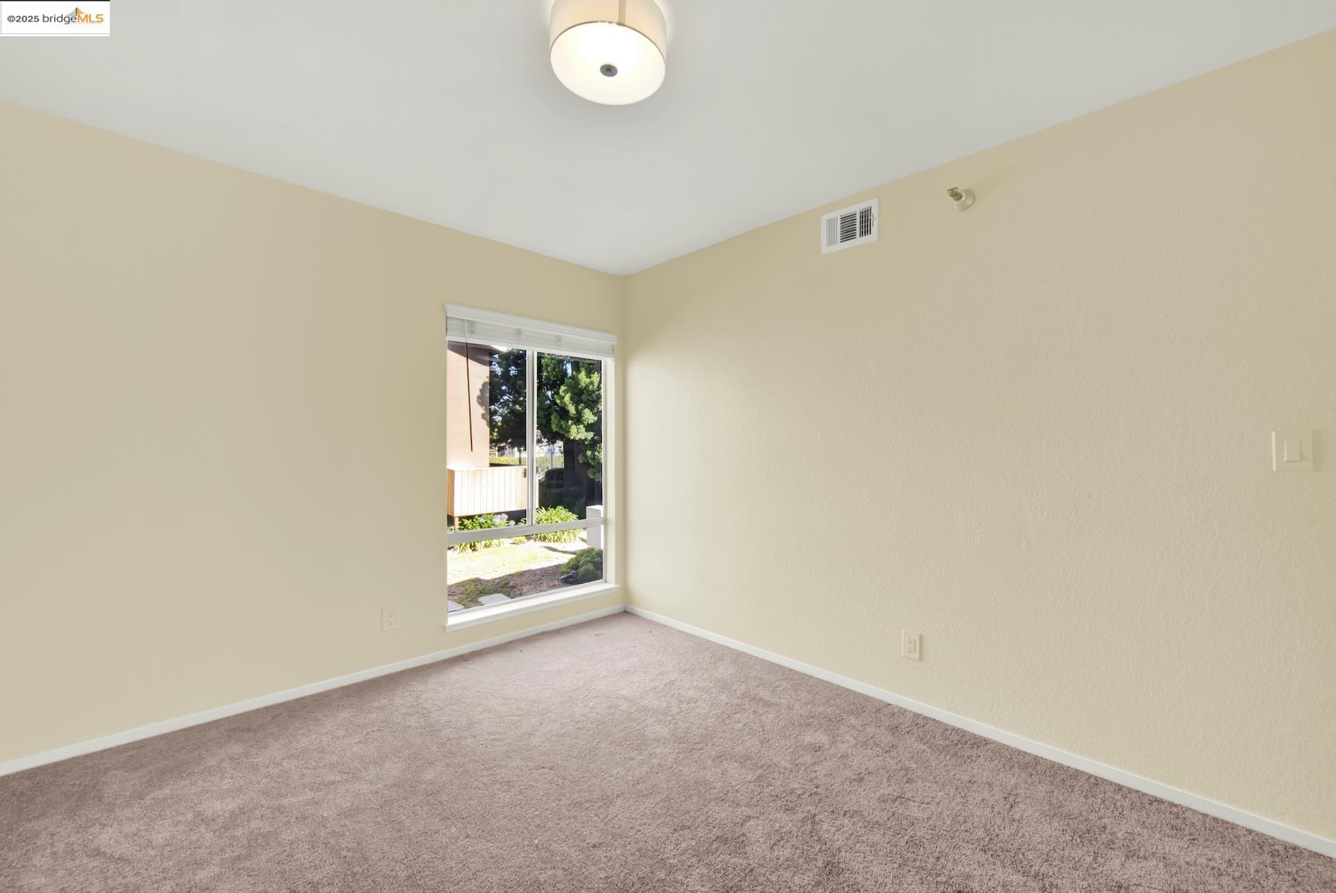 Detail Gallery Image 26 of 46 For 2121 Vale Rd #52,  San Pablo,  CA 94806 - 3 Beds | 3 Baths