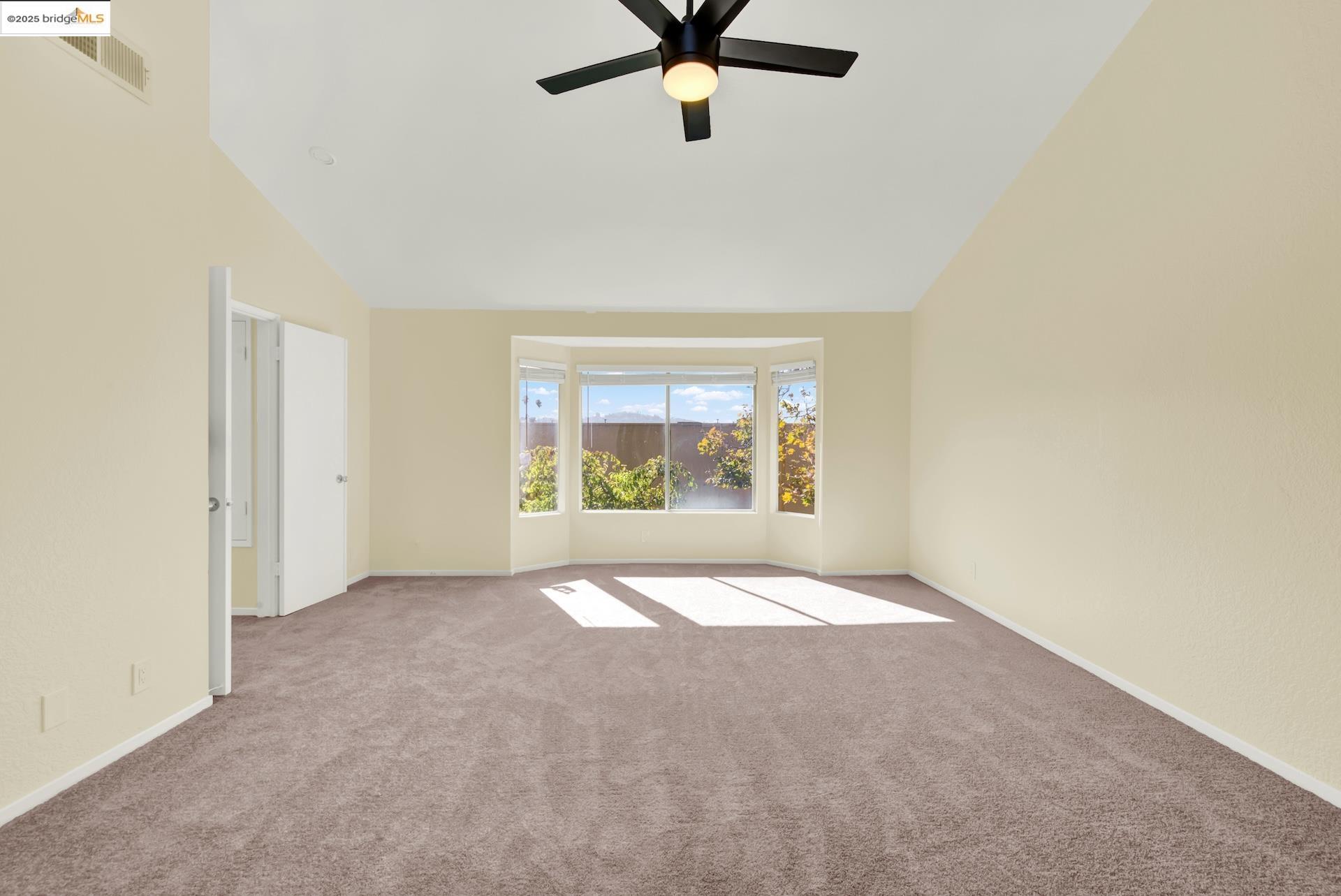 Detail Gallery Image 31 of 46 For 2121 Vale Rd #52,  San Pablo,  CA 94806 - 3 Beds | 3 Baths