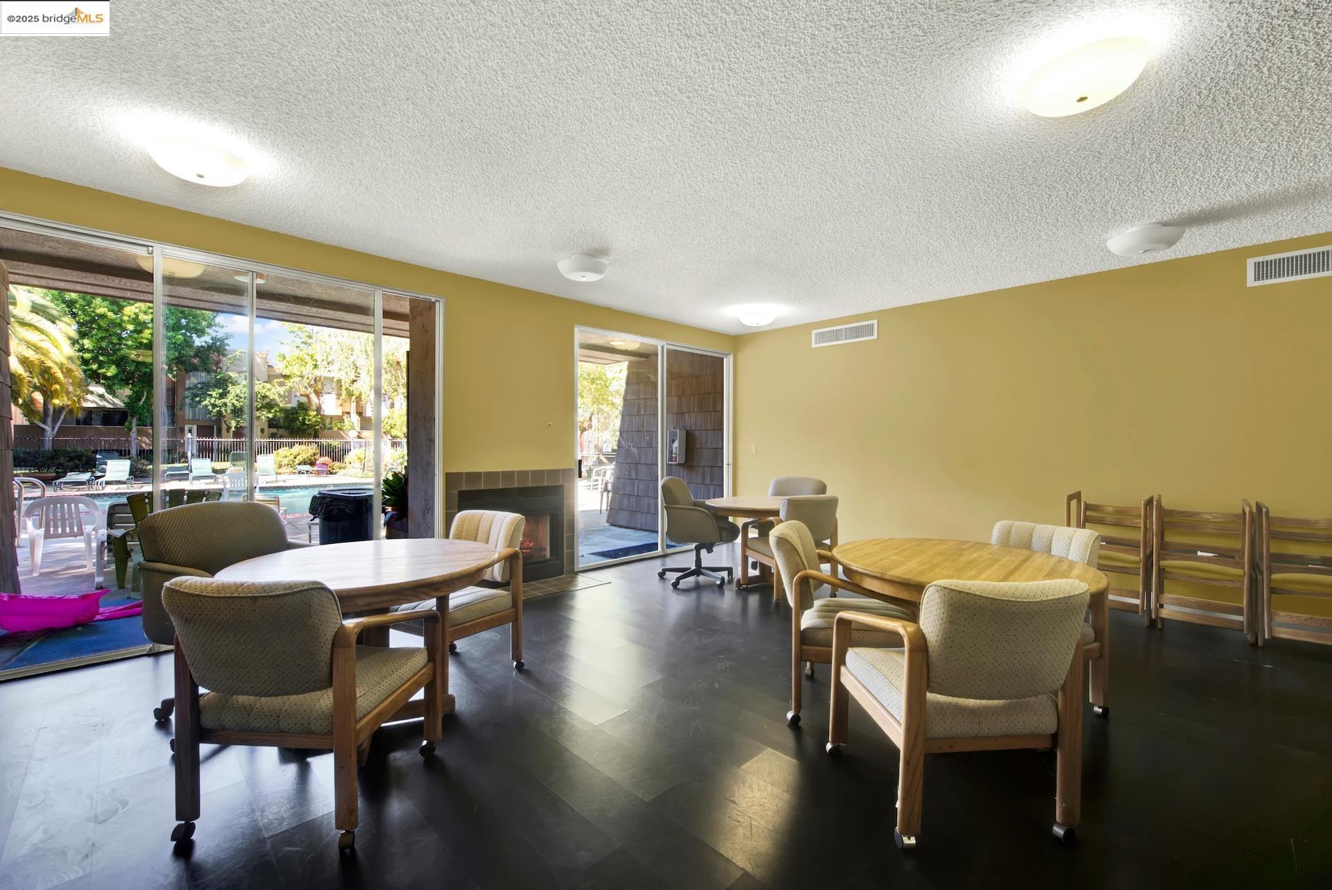 Detail Gallery Image 45 of 46 For 2121 Vale Rd #52,  San Pablo,  CA 94806 - 3 Beds | 3 Baths