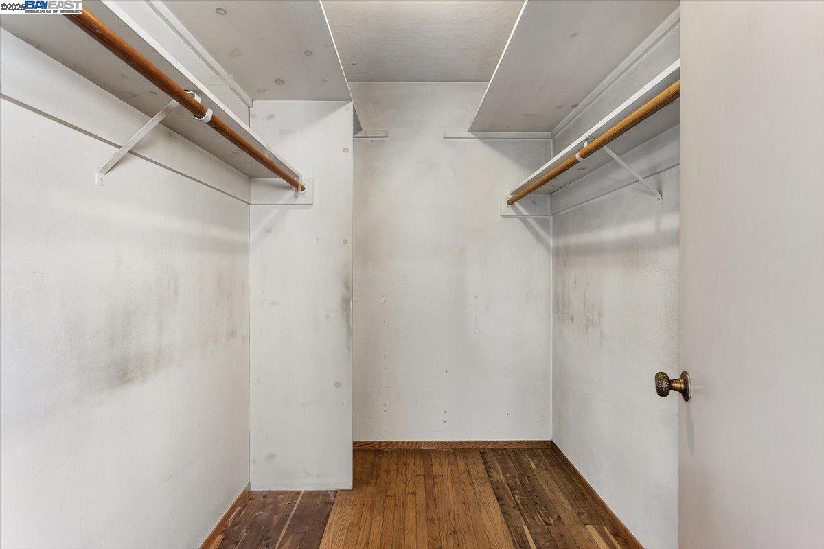 Detail Gallery Image 27 of 60 For 2904 Bayview Dr, Alameda,  CA 94501 - 3 Beds | 2/1 Baths