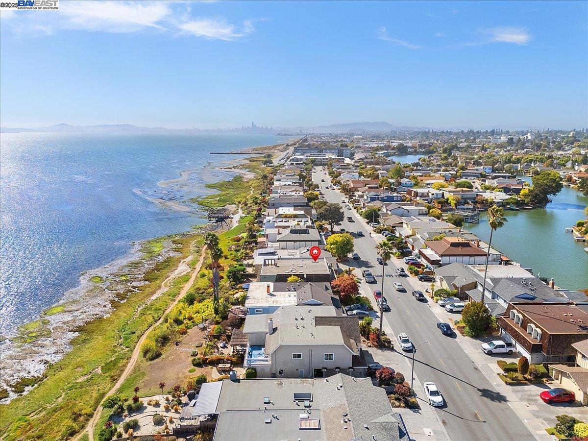 Detail Gallery Image 50 of 60 For 2904 Bayview Dr, Alameda,  CA 94501 - 3 Beds | 2/1 Baths