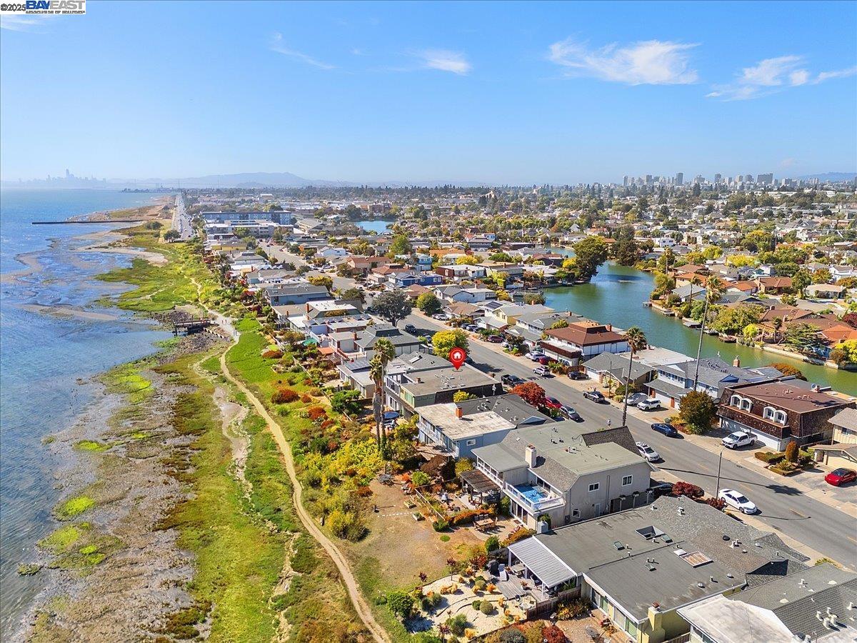 Detail Gallery Image 51 of 60 For 2904 Bayview Dr, Alameda,  CA 94501 - 3 Beds | 2/1 Baths