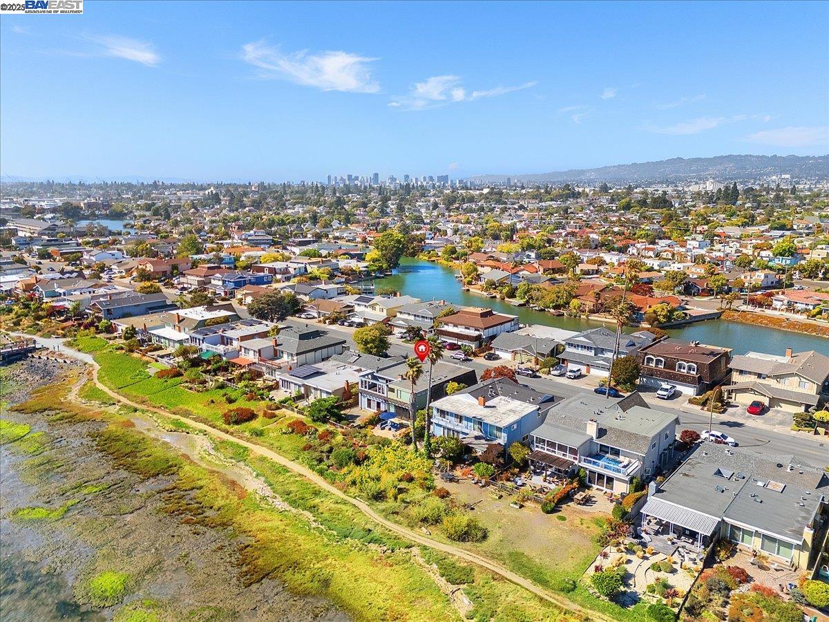 Detail Gallery Image 52 of 60 For 2904 Bayview Dr, Alameda,  CA 94501 - 3 Beds | 2/1 Baths