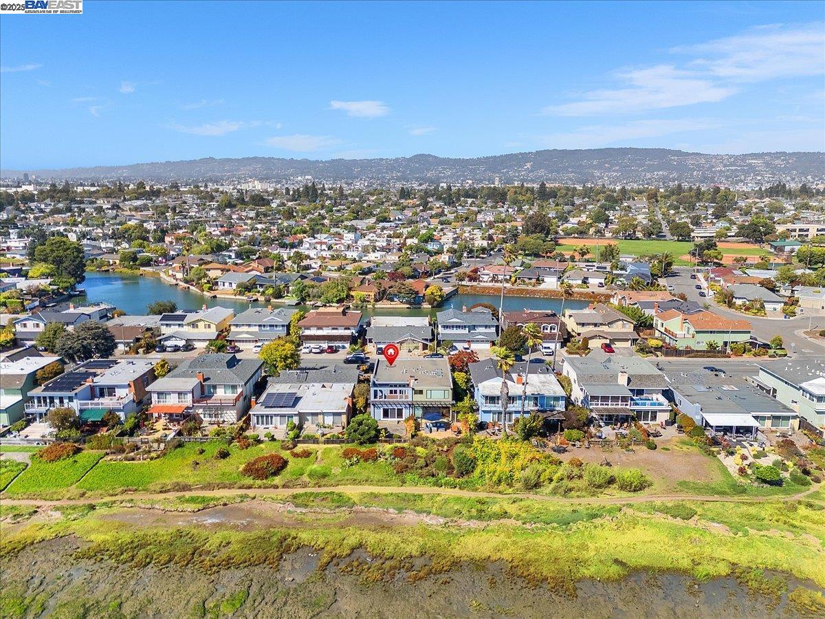 Detail Gallery Image 53 of 60 For 2904 Bayview Dr, Alameda,  CA 94501 - 3 Beds | 2/1 Baths