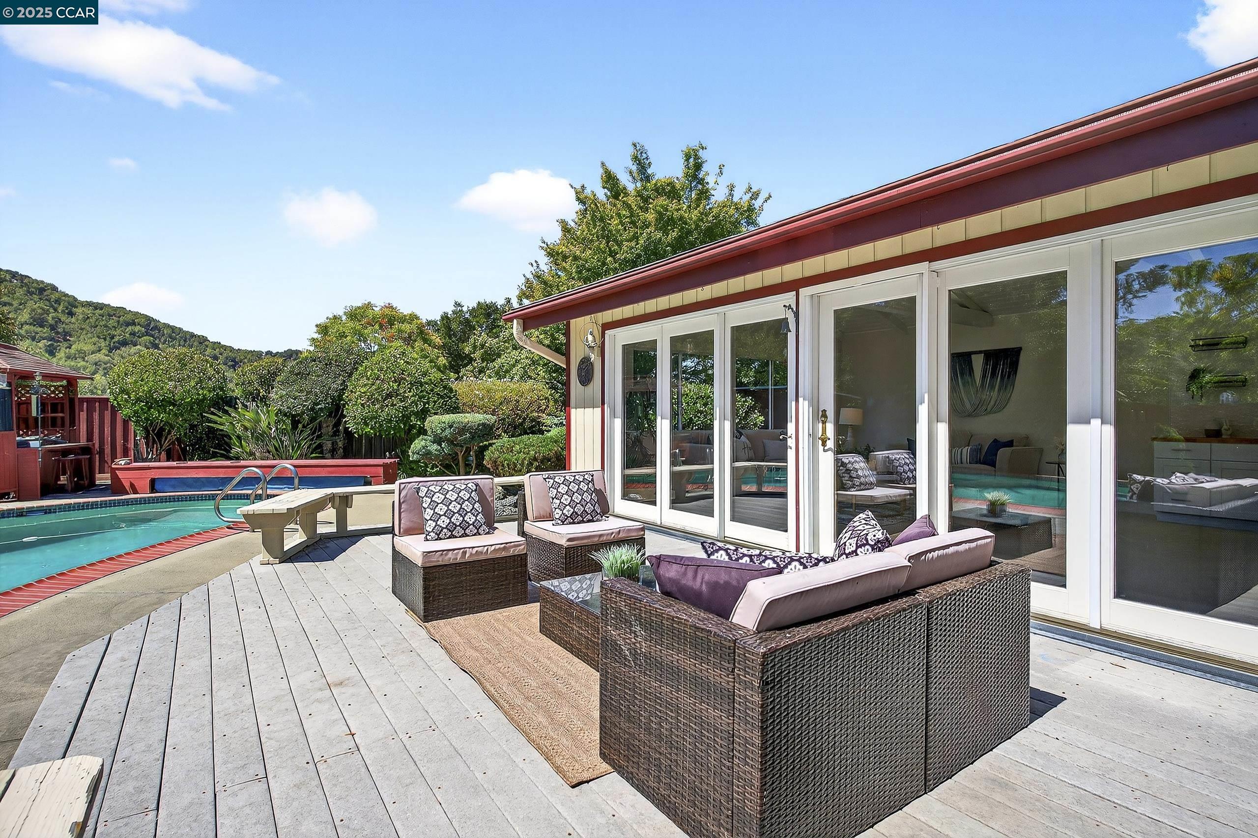 Detail Gallery Image 42 of 48 For 3846 Madera St, Pinole,  CA 94564 - 3 Beds | 3 Baths