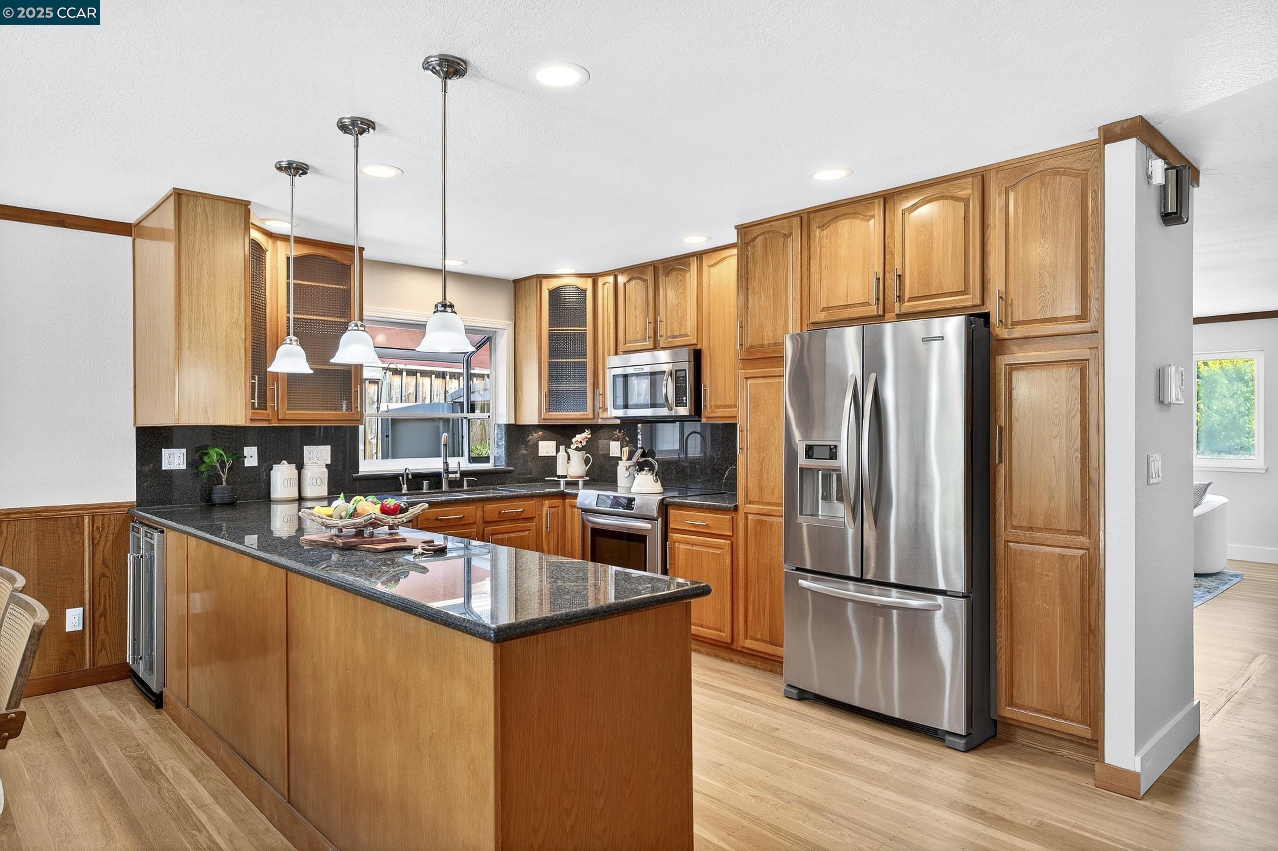 Detail Gallery Image 8 of 48 For 3846 Madera St, Pinole,  CA 94564 - 3 Beds | 3 Baths
