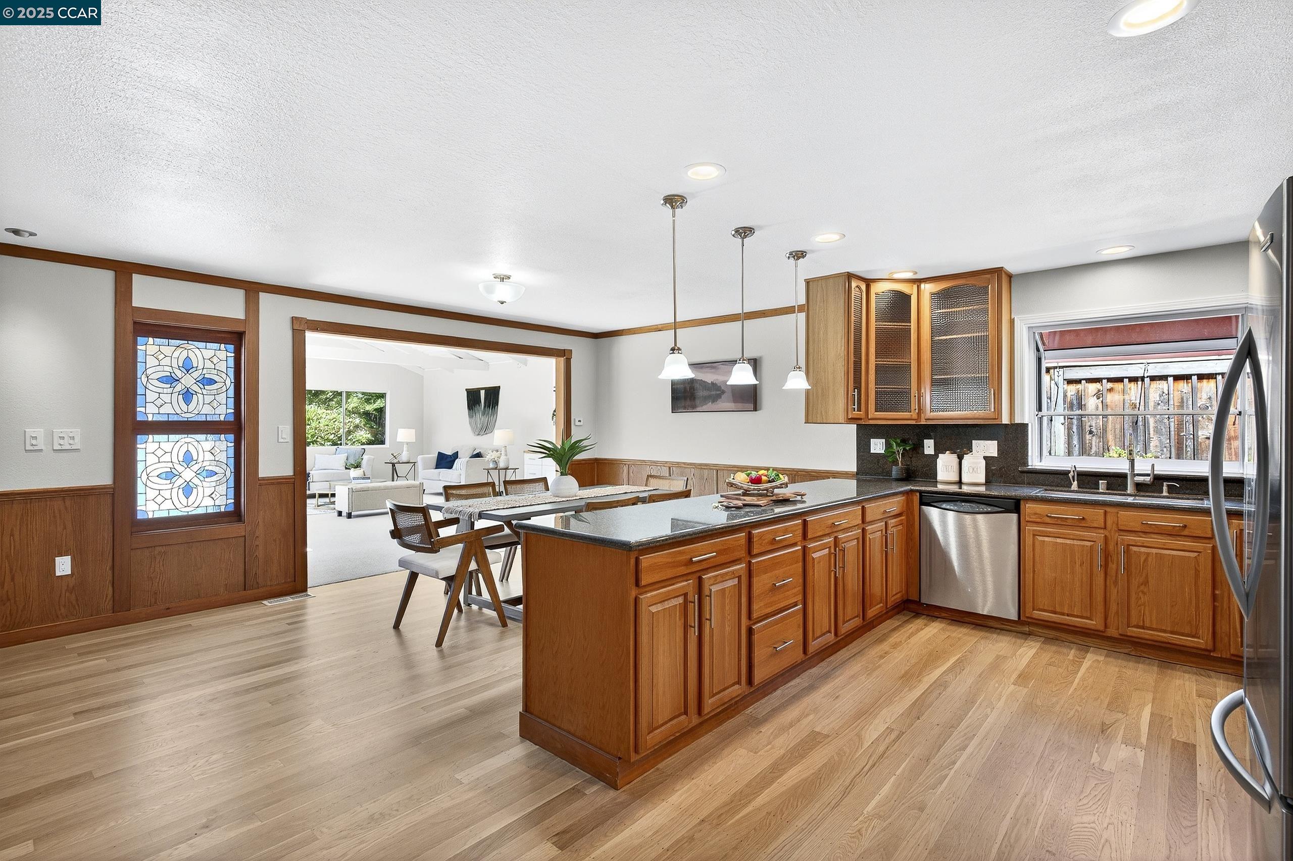 Detail Gallery Image 9 of 48 For 3846 Madera St, Pinole,  CA 94564 - 3 Beds | 3 Baths