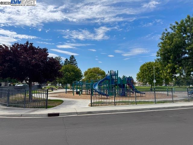 Detail Gallery Image 23 of 23 For 1084 Schadeck St, Manteca,  CA 95336 - 3 Beds | 2 Baths