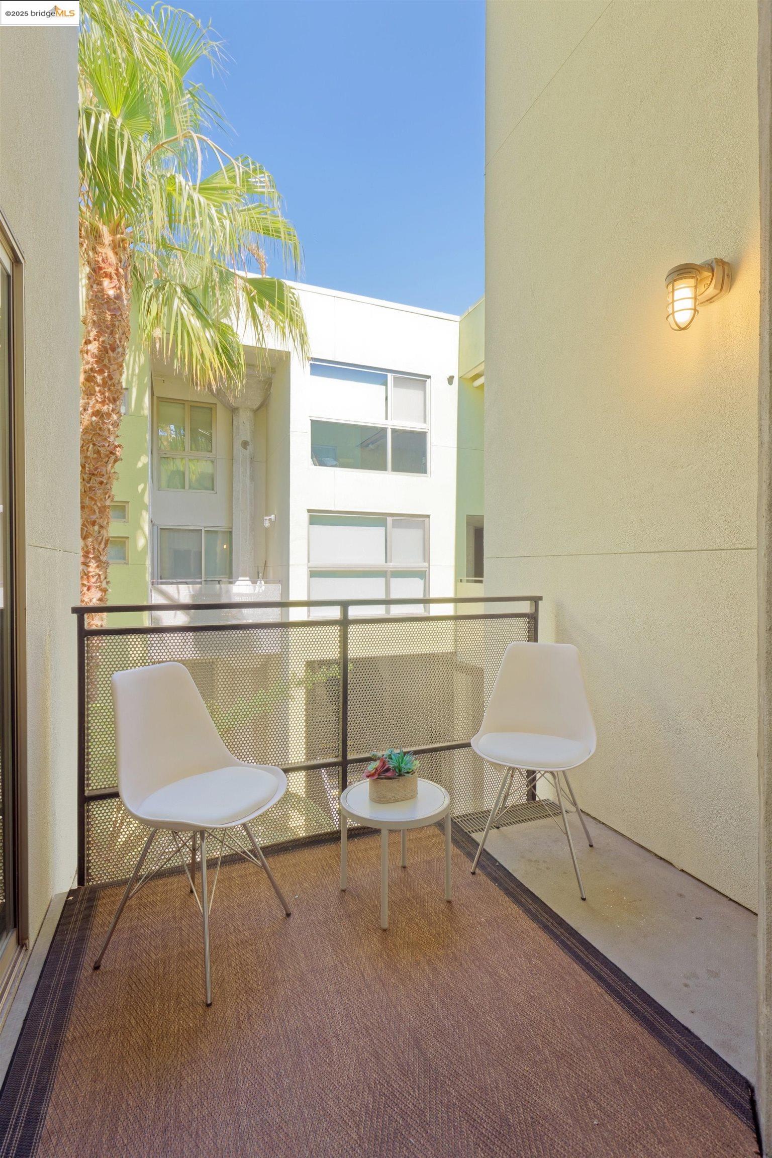Detail Gallery Image 15 of 42 For 1201 Pine St #315,  Oakland,  CA 94607-1461 - 2 Beds | 2/1 Baths