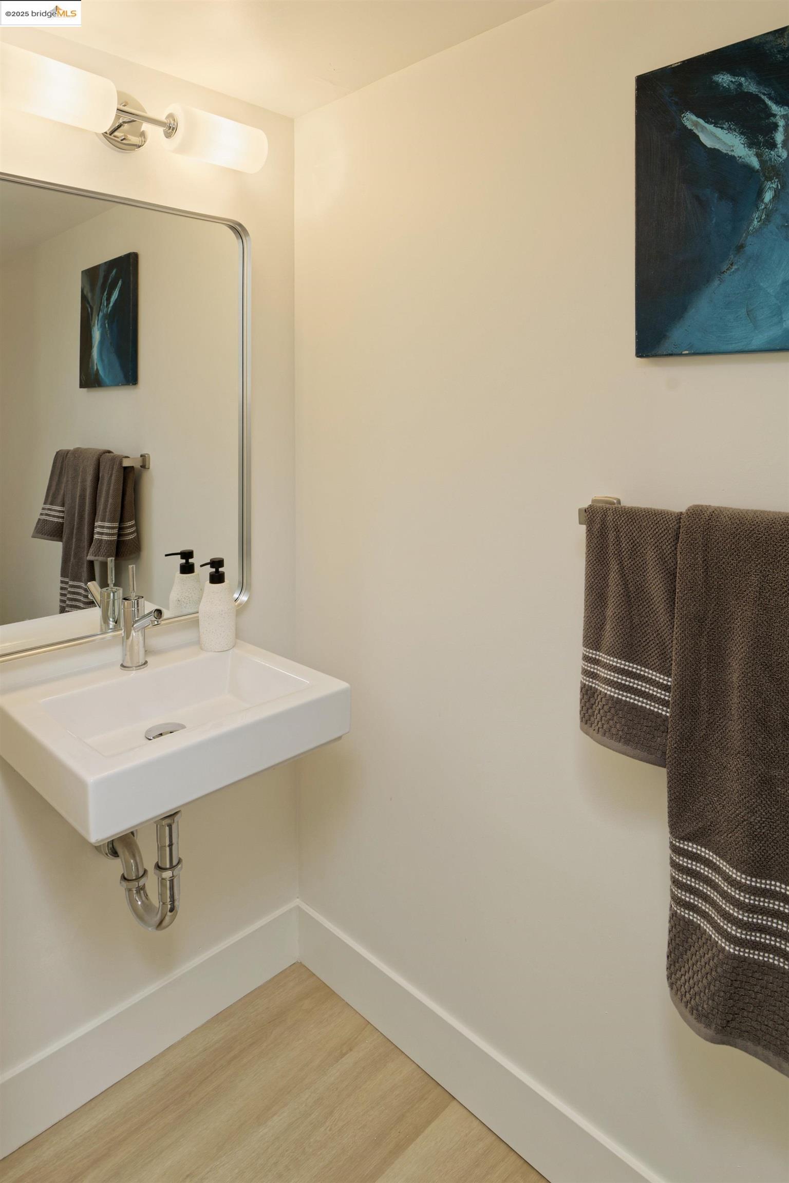 Detail Gallery Image 16 of 42 For 1201 Pine St #315,  Oakland,  CA 94607-1461 - 2 Beds | 2/1 Baths