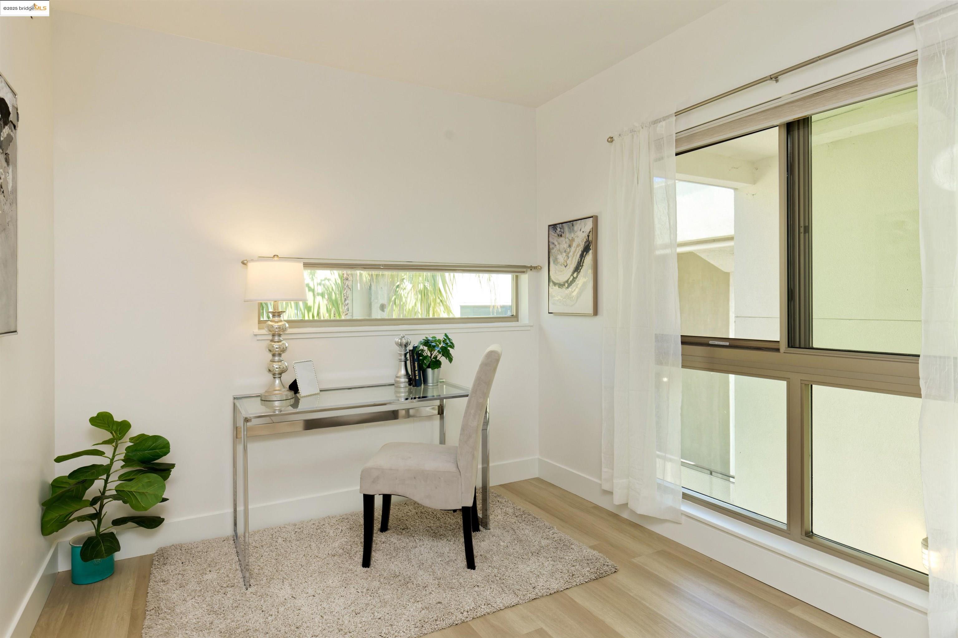 Detail Gallery Image 18 of 42 For 1201 Pine St #315,  Oakland,  CA 94607-1461 - 2 Beds | 2/1 Baths