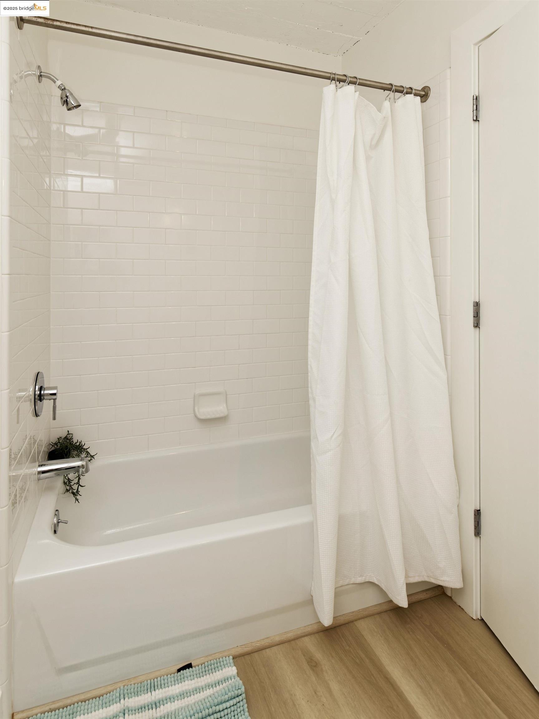 Detail Gallery Image 23 of 42 For 1201 Pine St #315,  Oakland,  CA 94607-1461 - 2 Beds | 2/1 Baths
