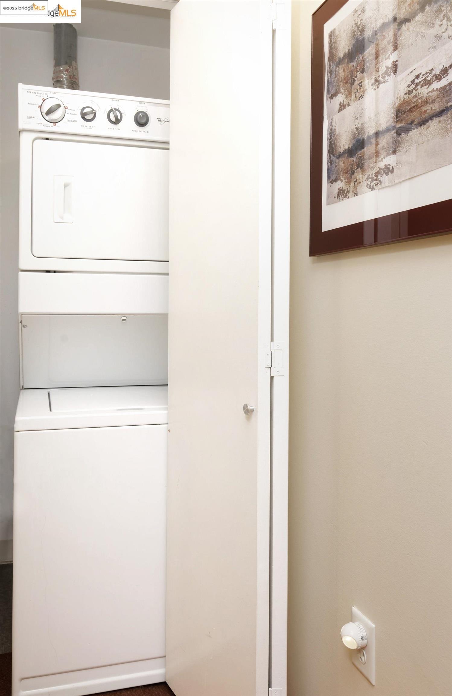 Detail Gallery Image 31 of 42 For 1201 Pine St #315,  Oakland,  CA 94607-1461 - 2 Beds | 2/1 Baths