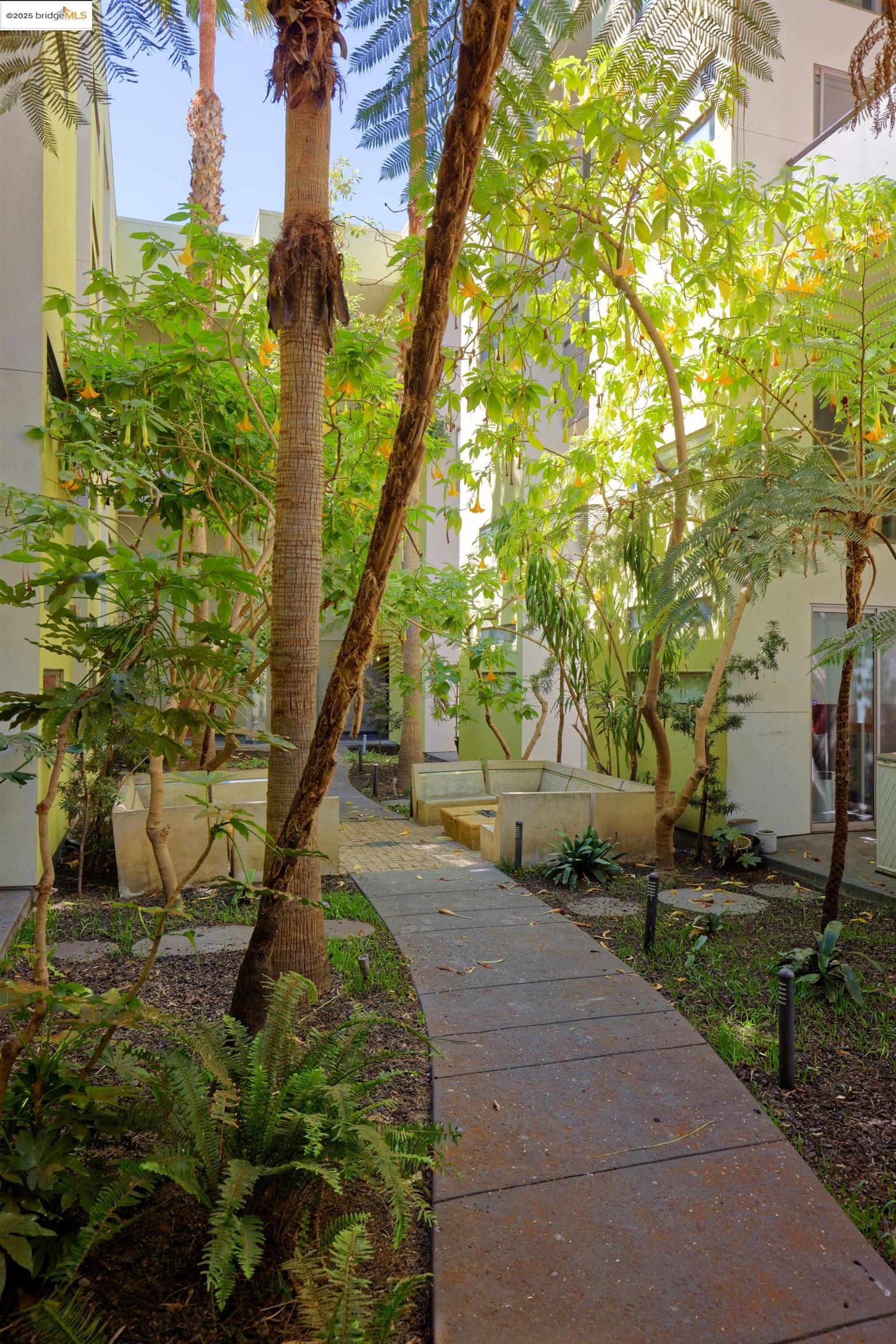 Detail Gallery Image 34 of 42 For 1201 Pine St #315,  Oakland,  CA 94607-1461 - 2 Beds | 2/1 Baths