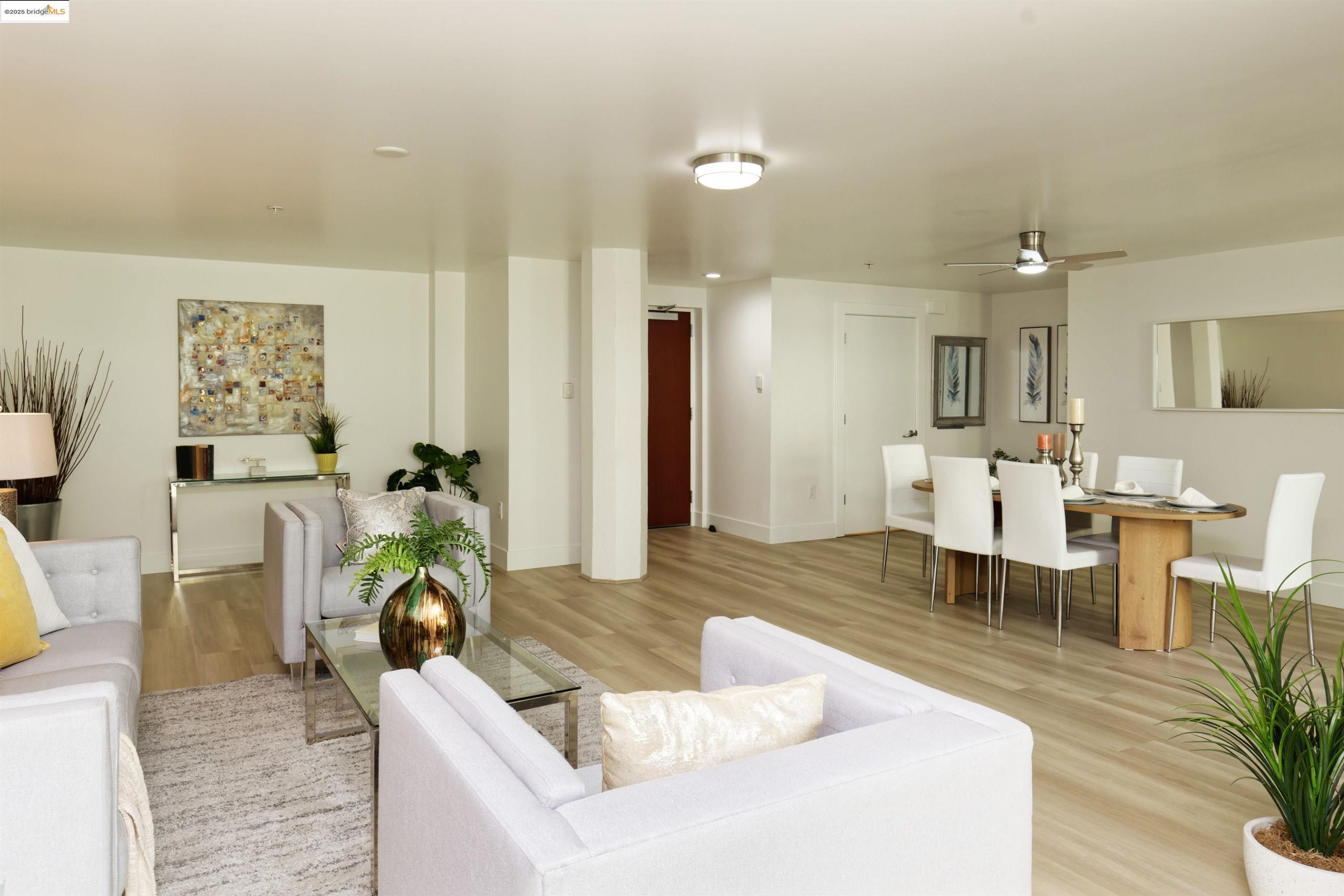 Detail Gallery Image 7 of 42 For 1201 Pine St #315,  Oakland,  CA 94607-1461 - 2 Beds | 2/1 Baths
