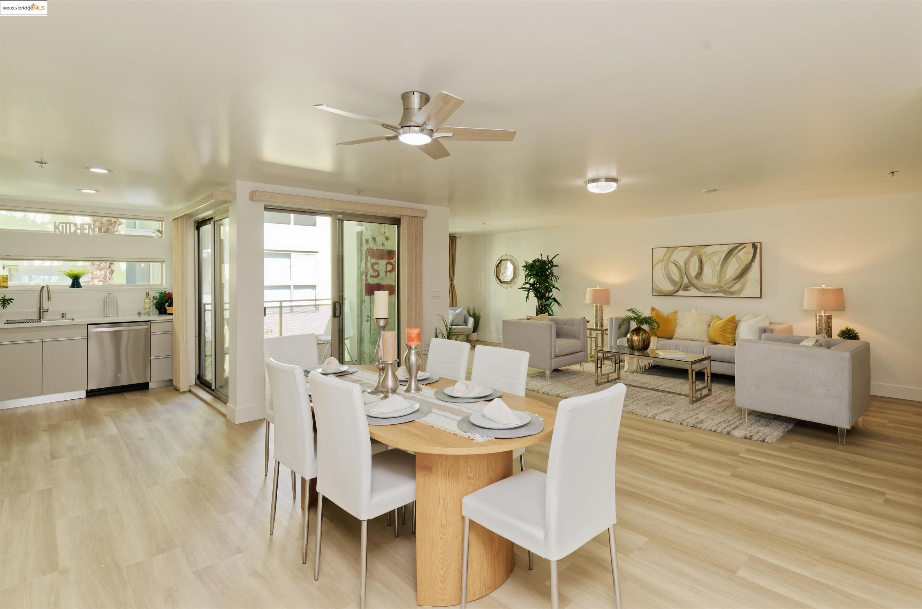 Detail Gallery Image 10 of 42 For 1201 Pine St #315,  Oakland,  CA 94607-1461 - 2 Beds | 2/1 Baths