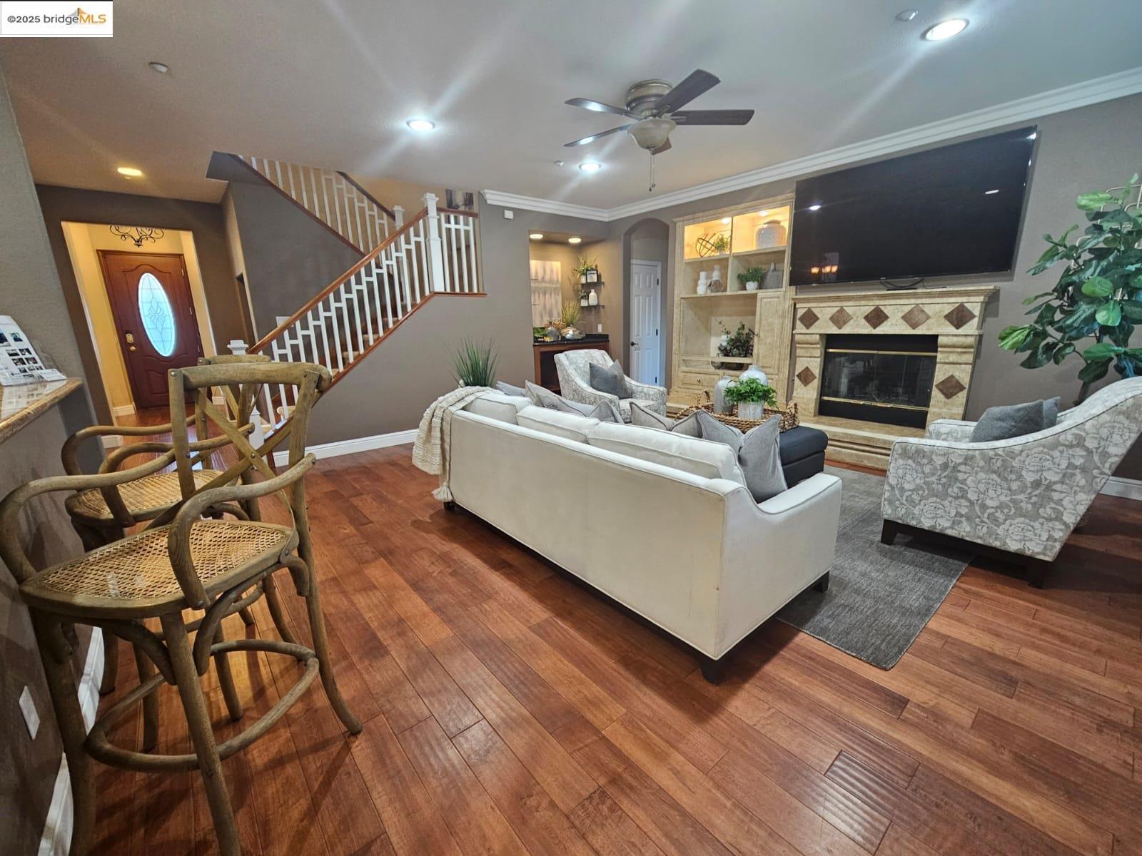 Detail Gallery Image 11 of 24 For 1428 Legend Ln, Brentwood,  CA 94513 - 5 Beds | 3 Baths
