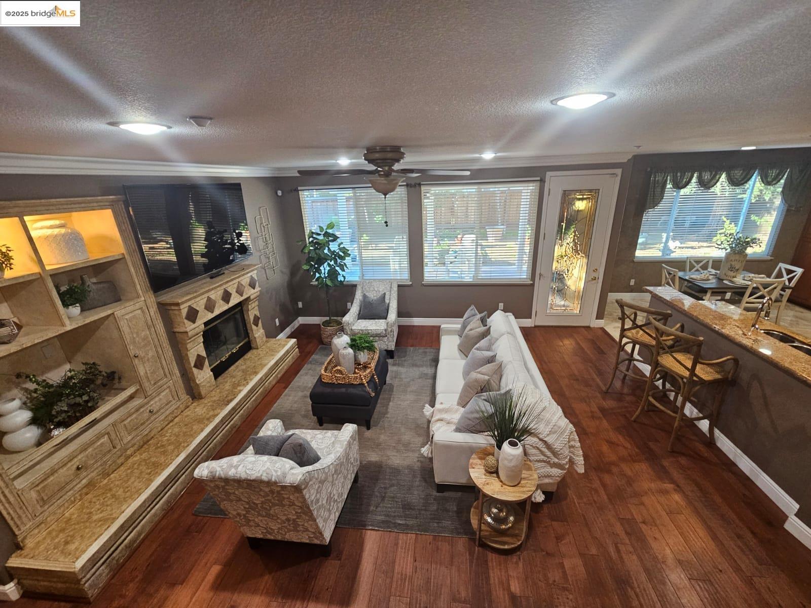 Detail Gallery Image 10 of 24 For 1428 Legend Ln, Brentwood,  CA 94513 - 5 Beds | 3 Baths