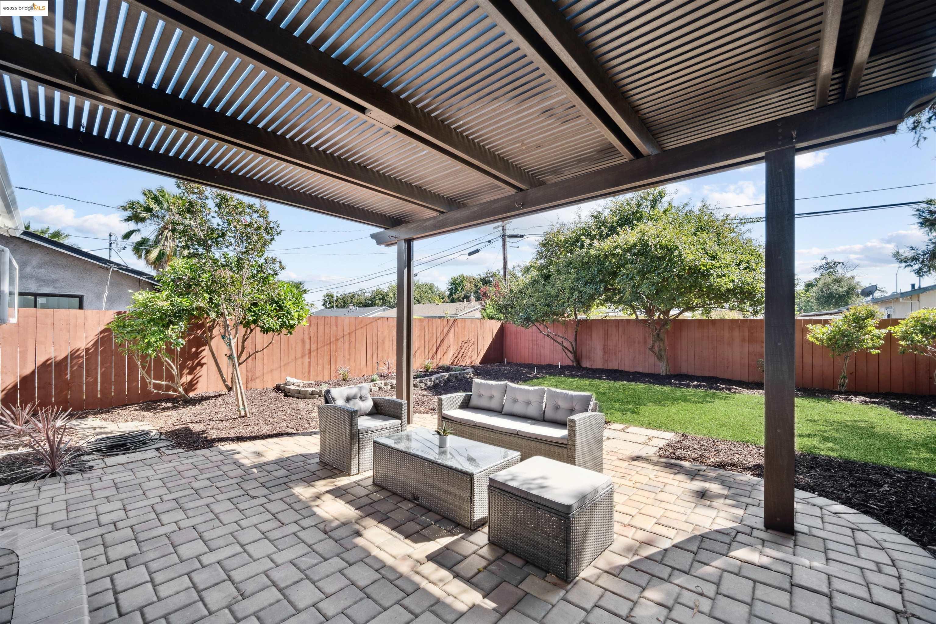 Detail Gallery Image 20 of 27 For 8263 Cardiff Dr, Dublin,  CA 94568 - 3 Beds | 2 Baths