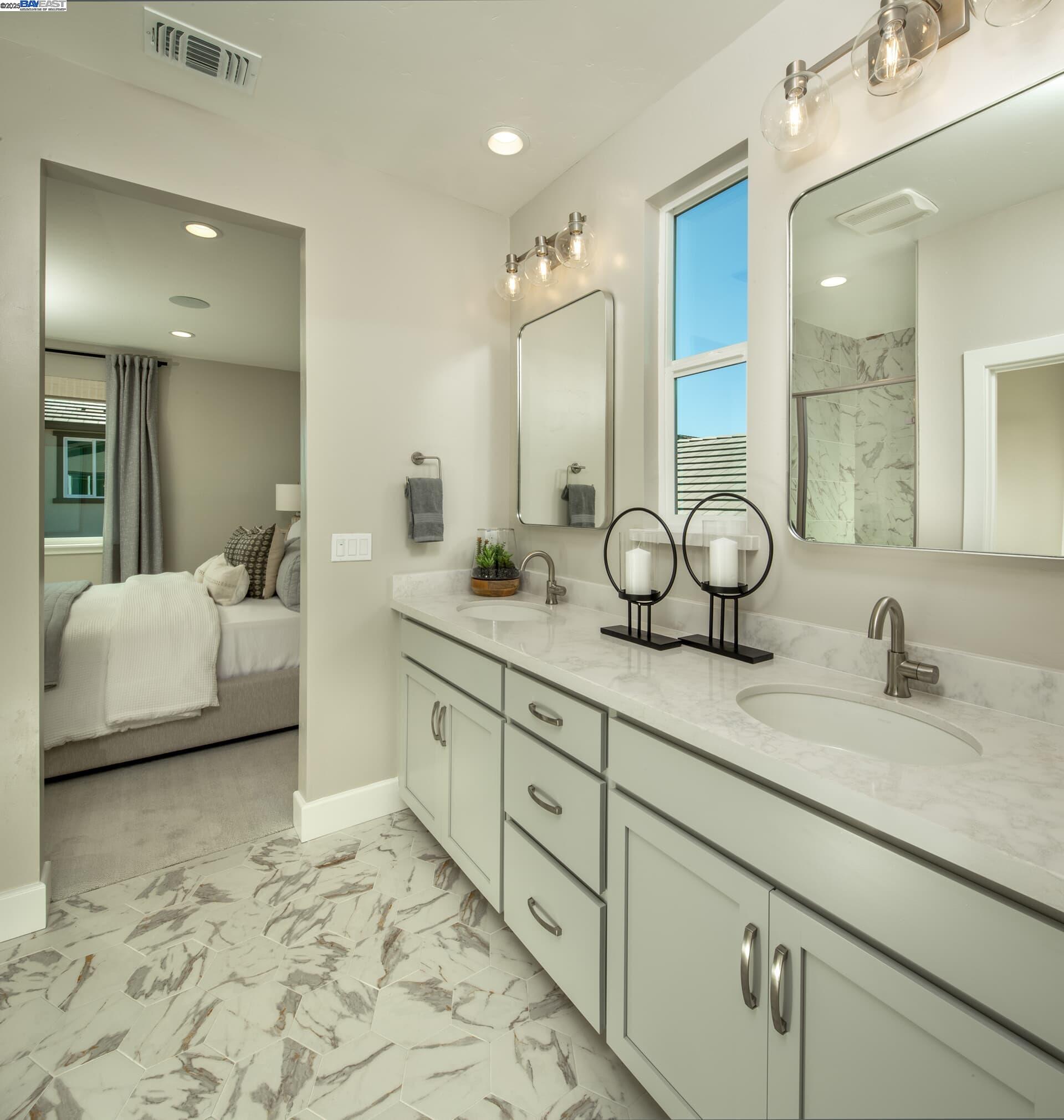 Detail Gallery Image 12 of 13 For 5072 Lone Star Way, Roseville,  CA 95747 - 4 Beds | 3 Baths