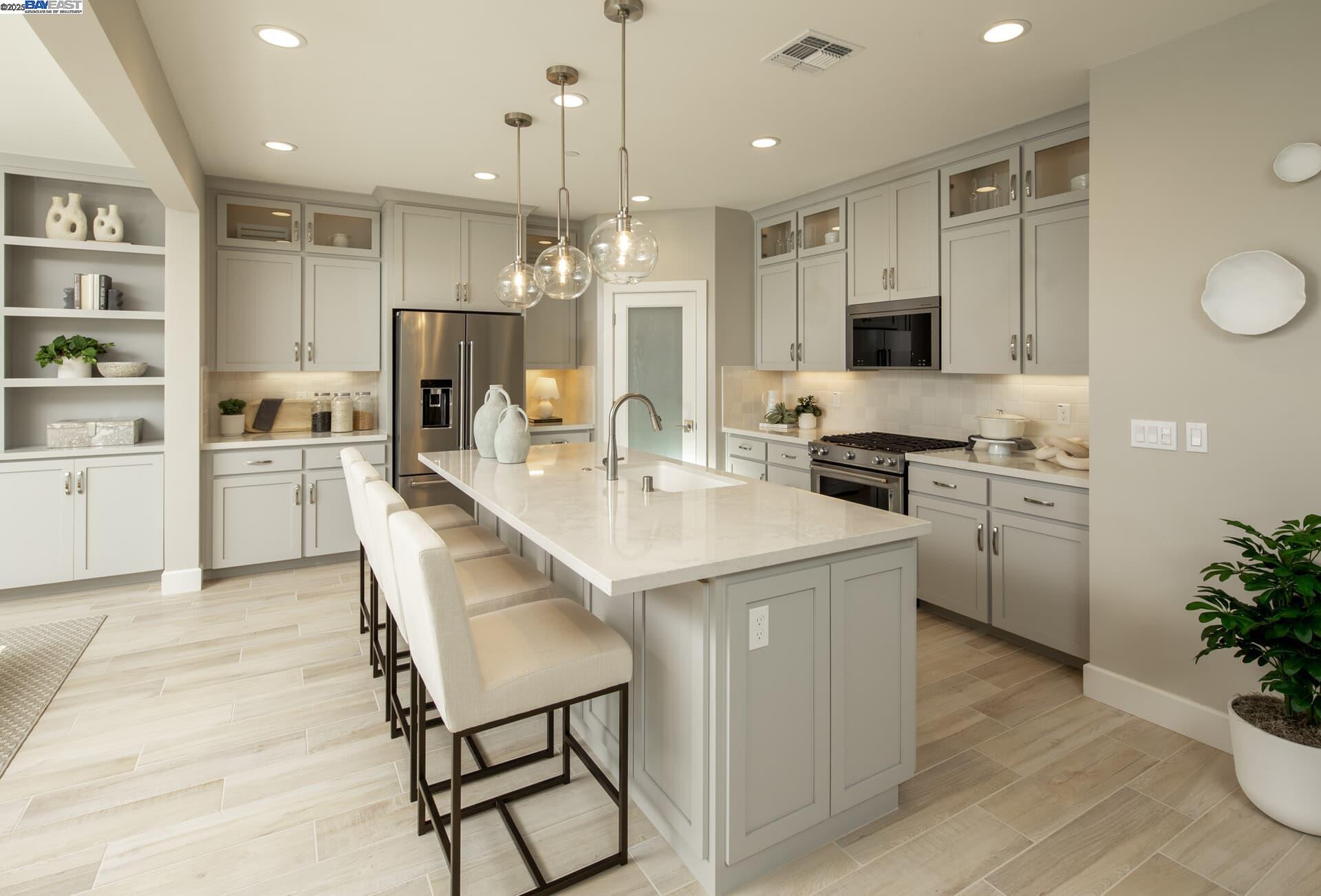 Detail Gallery Image 7 of 13 For 5072 Lone Star Way, Roseville,  CA 95747 - 4 Beds | 3 Baths