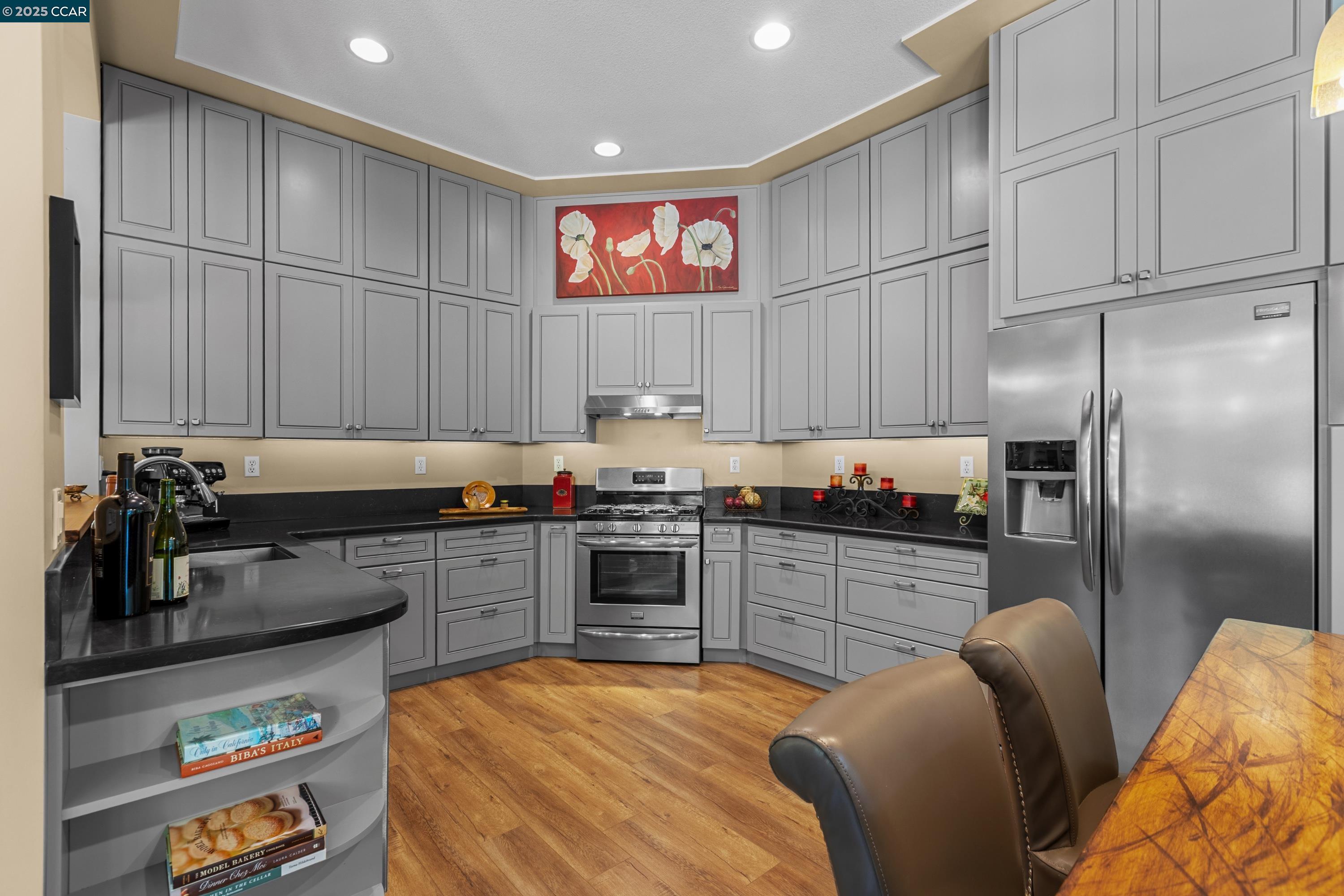 Detail Gallery Image 12 of 57 For 2645 Burnaby, Sacramento,  CA 95833 - 3 Beds | 2 Baths