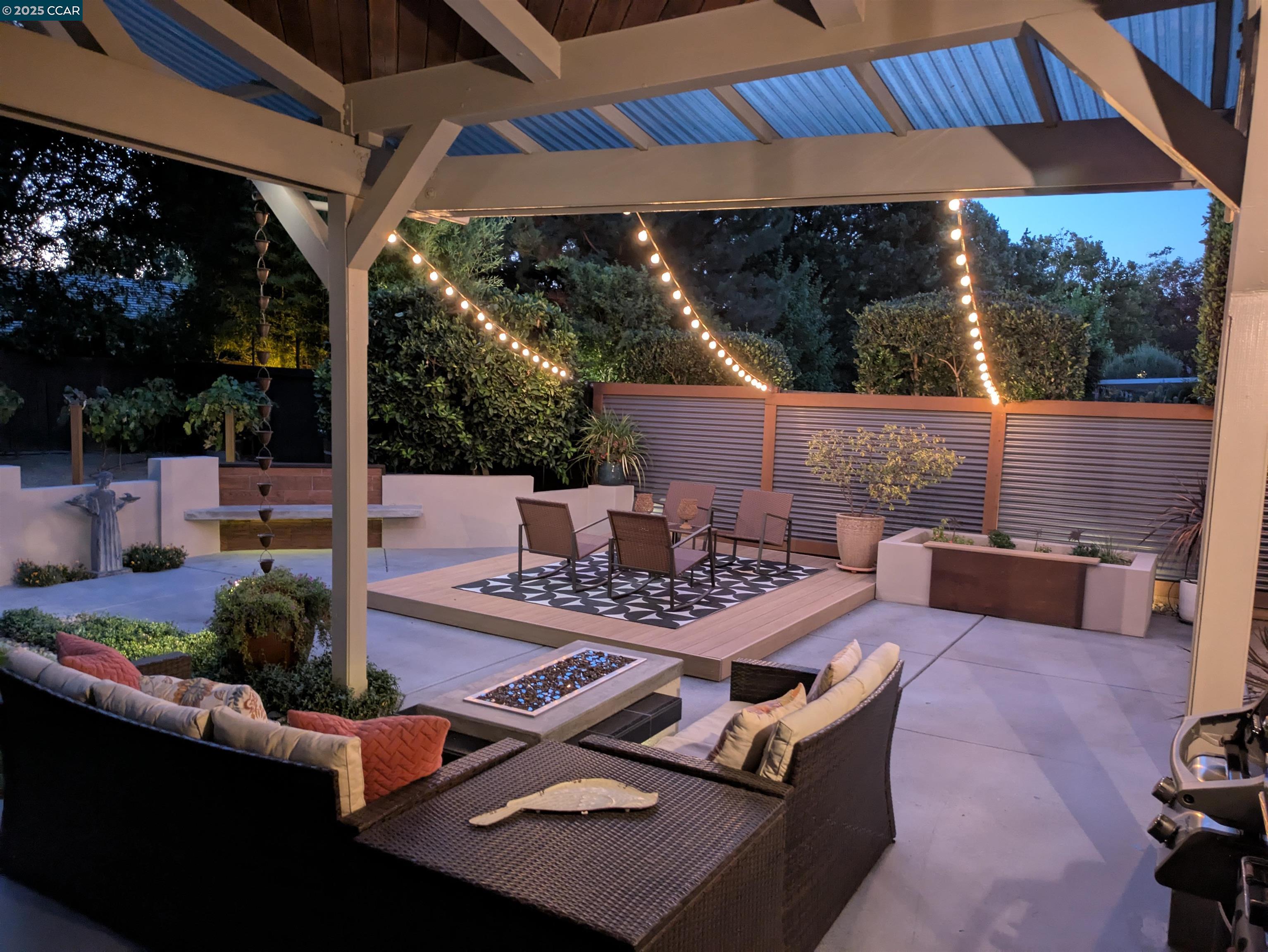 Detail Gallery Image 16 of 57 For 2645 Burnaby, Sacramento,  CA 95833 - 3 Beds | 2 Baths
