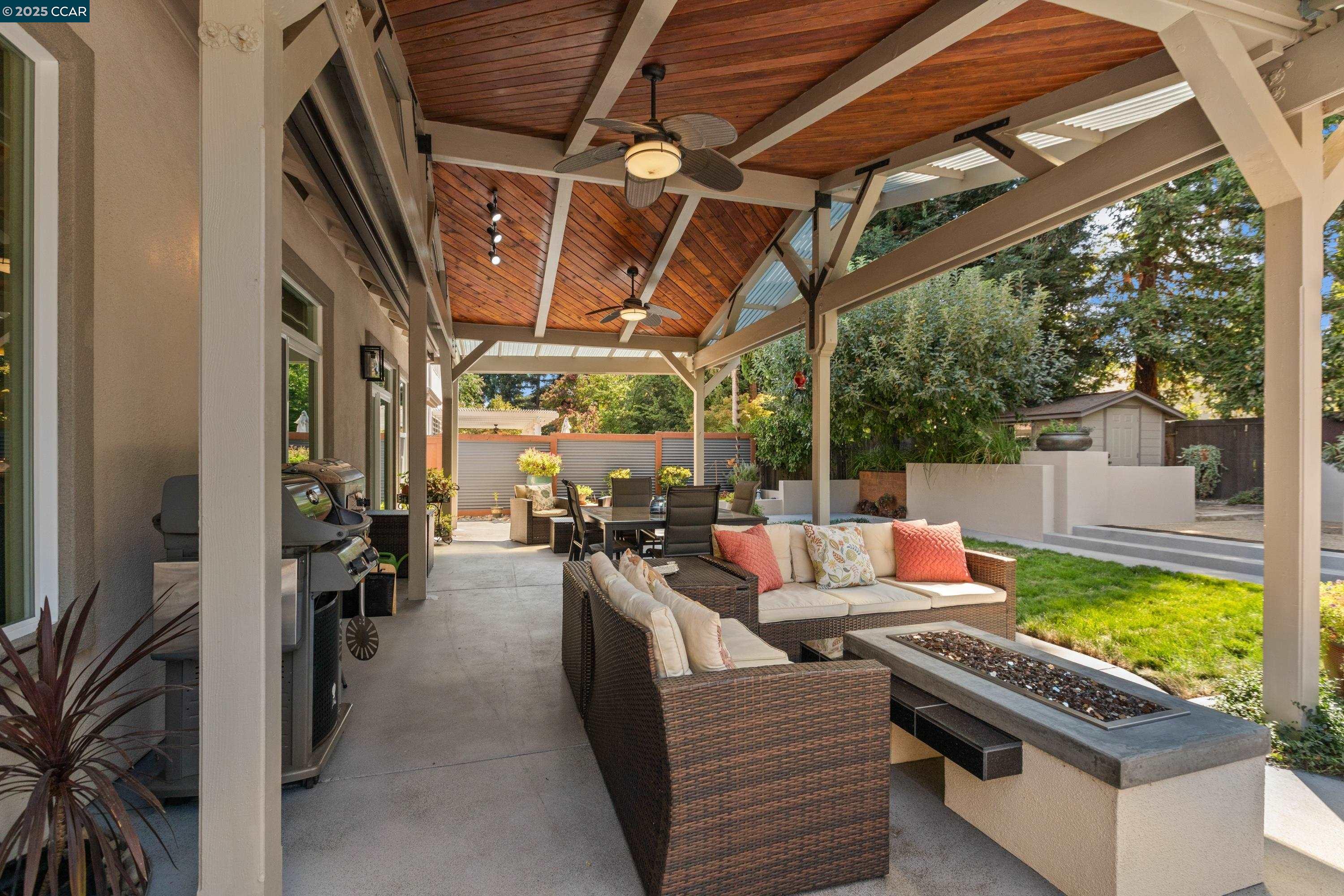 Detail Gallery Image 20 of 57 For 2645 Burnaby, Sacramento,  CA 95833 - 3 Beds | 2 Baths