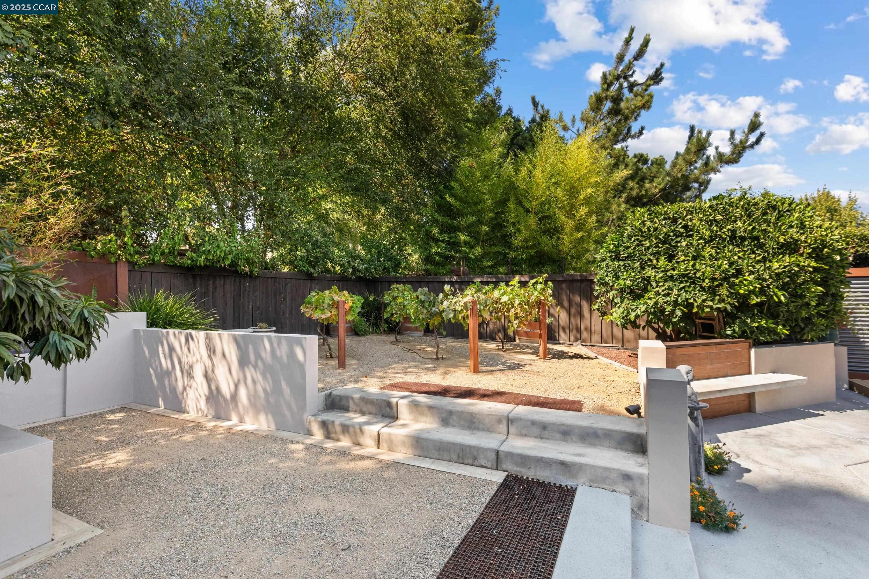 Detail Gallery Image 23 of 57 For 2645 Burnaby, Sacramento,  CA 95833 - 3 Beds | 2 Baths