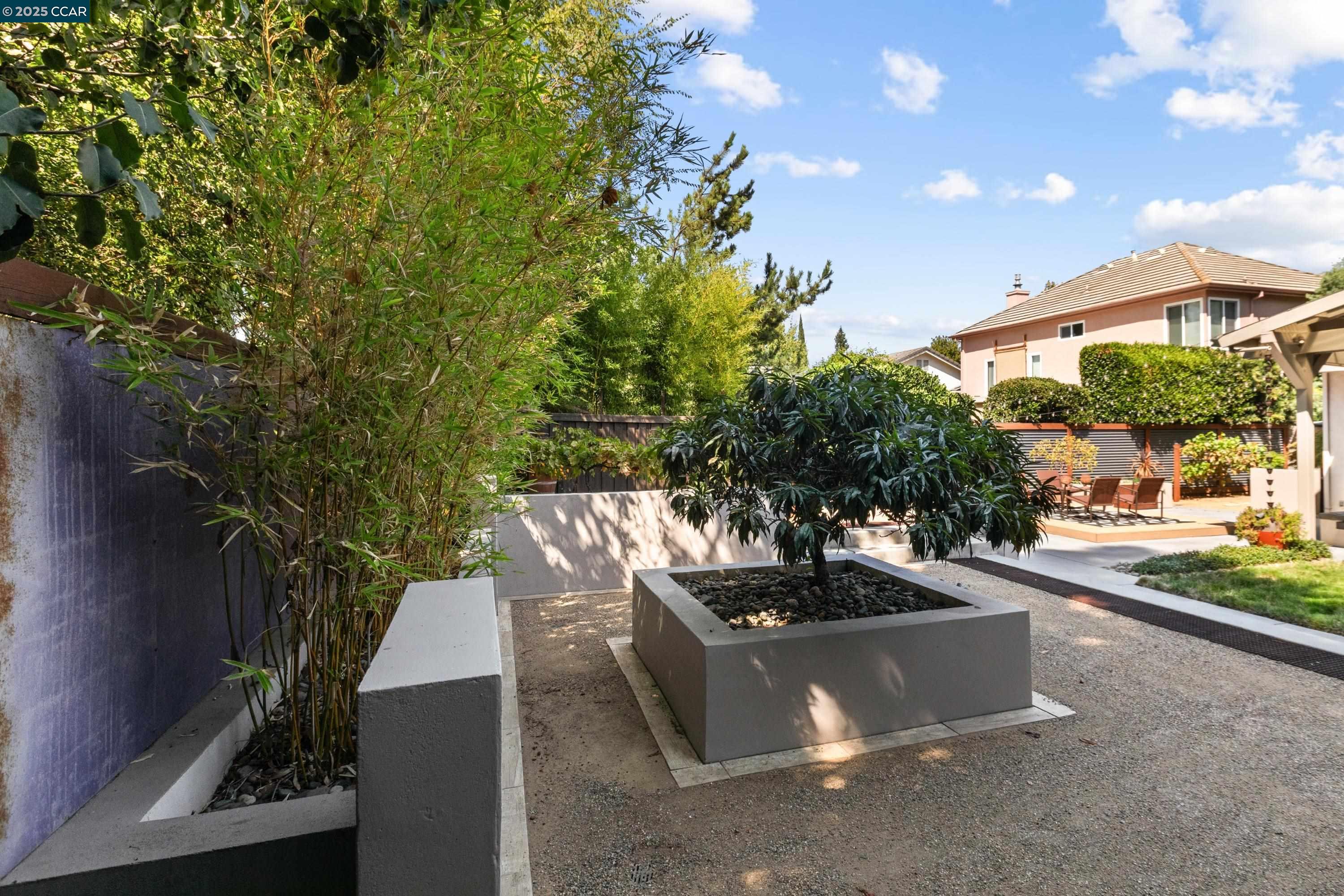 Detail Gallery Image 24 of 57 For 2645 Burnaby, Sacramento,  CA 95833 - 3 Beds | 2 Baths