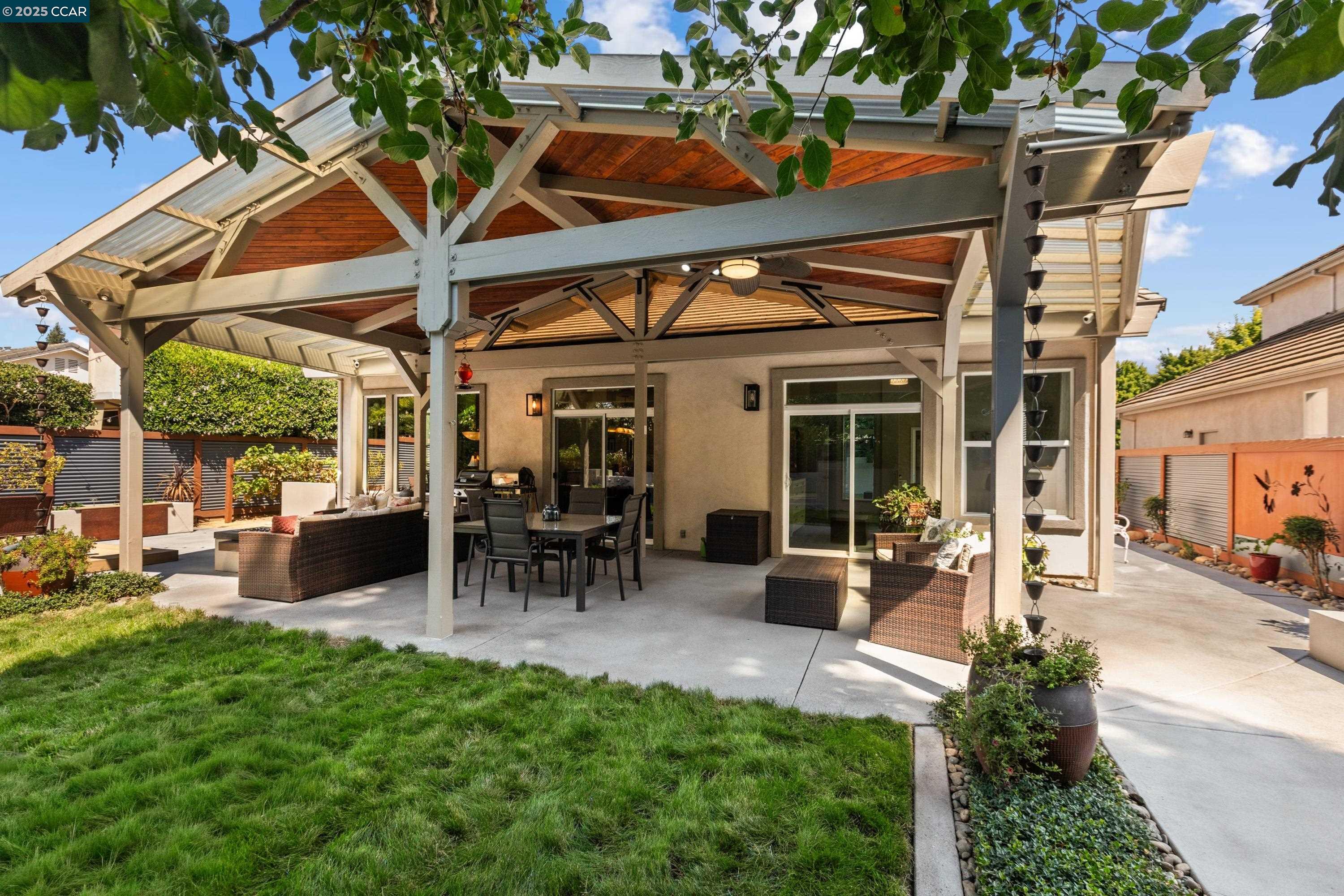 Detail Gallery Image 26 of 57 For 2645 Burnaby, Sacramento,  CA 95833 - 3 Beds | 2 Baths