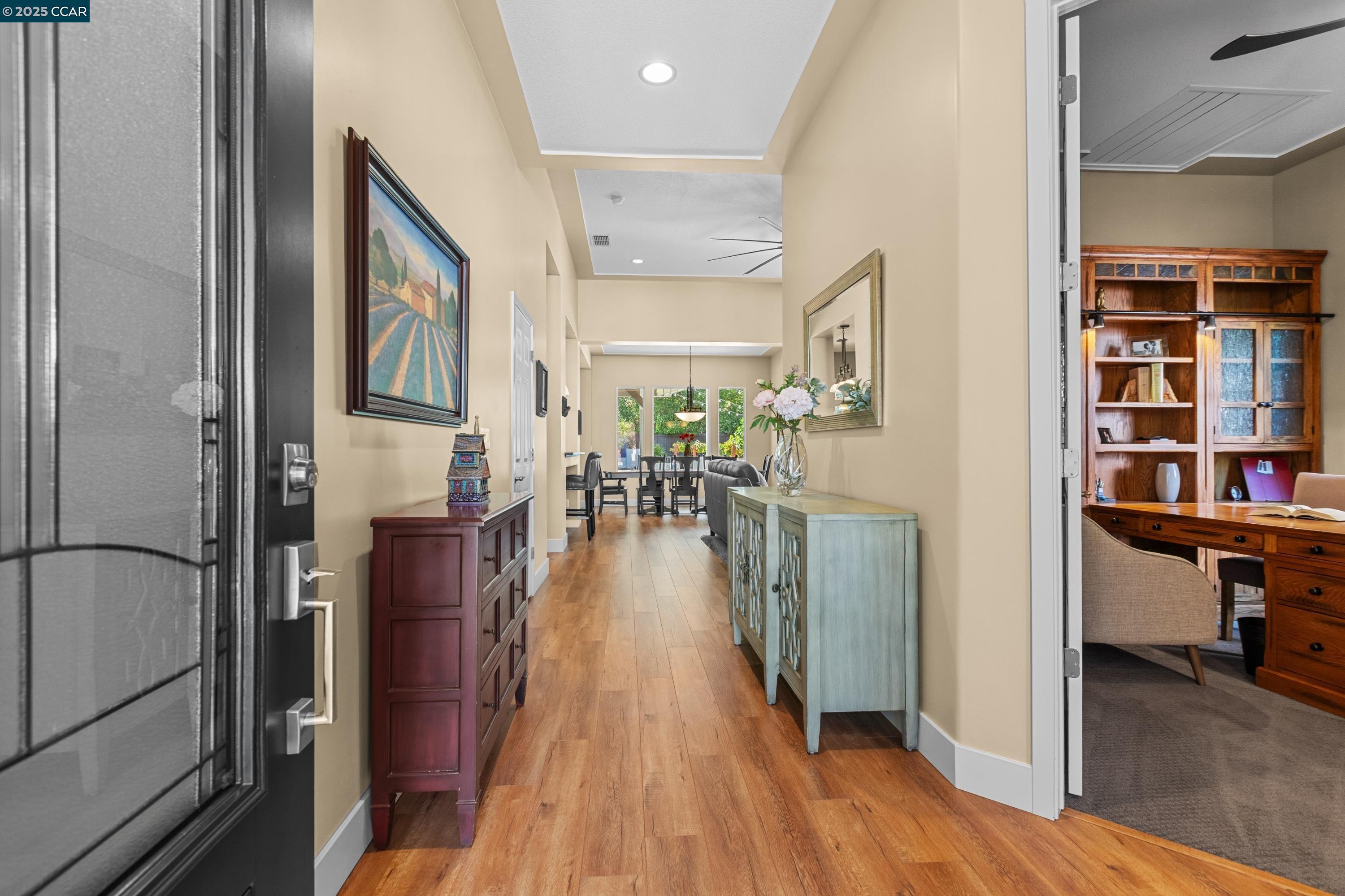 Detail Gallery Image 4 of 57 For 2645 Burnaby, Sacramento,  CA 95833 - 3 Beds | 2 Baths