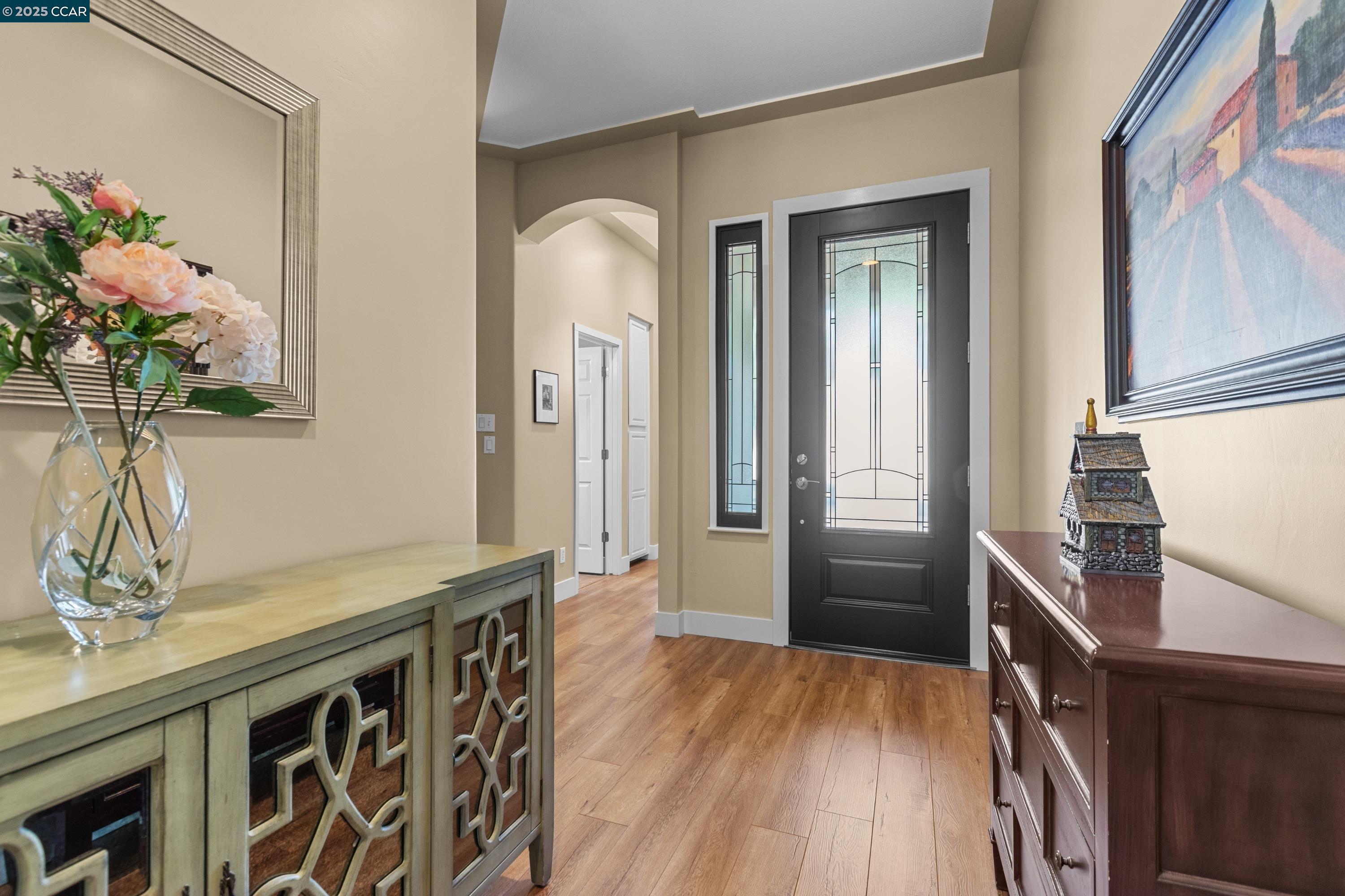 Detail Gallery Image 5 of 57 For 2645 Burnaby, Sacramento,  CA 95833 - 3 Beds | 2 Baths