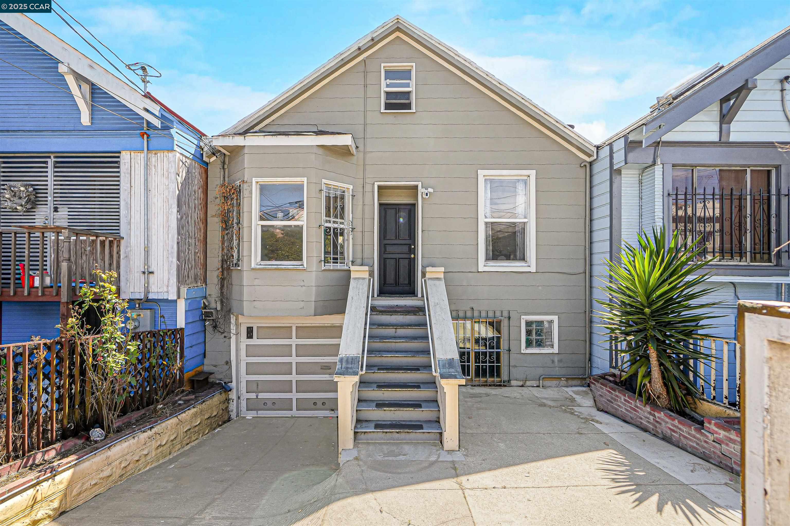 Detail Gallery Image 2 of 48 For 215 Thornton Ave, San Francisco,  CA 94124 - 4 Beds | 1/1 Baths