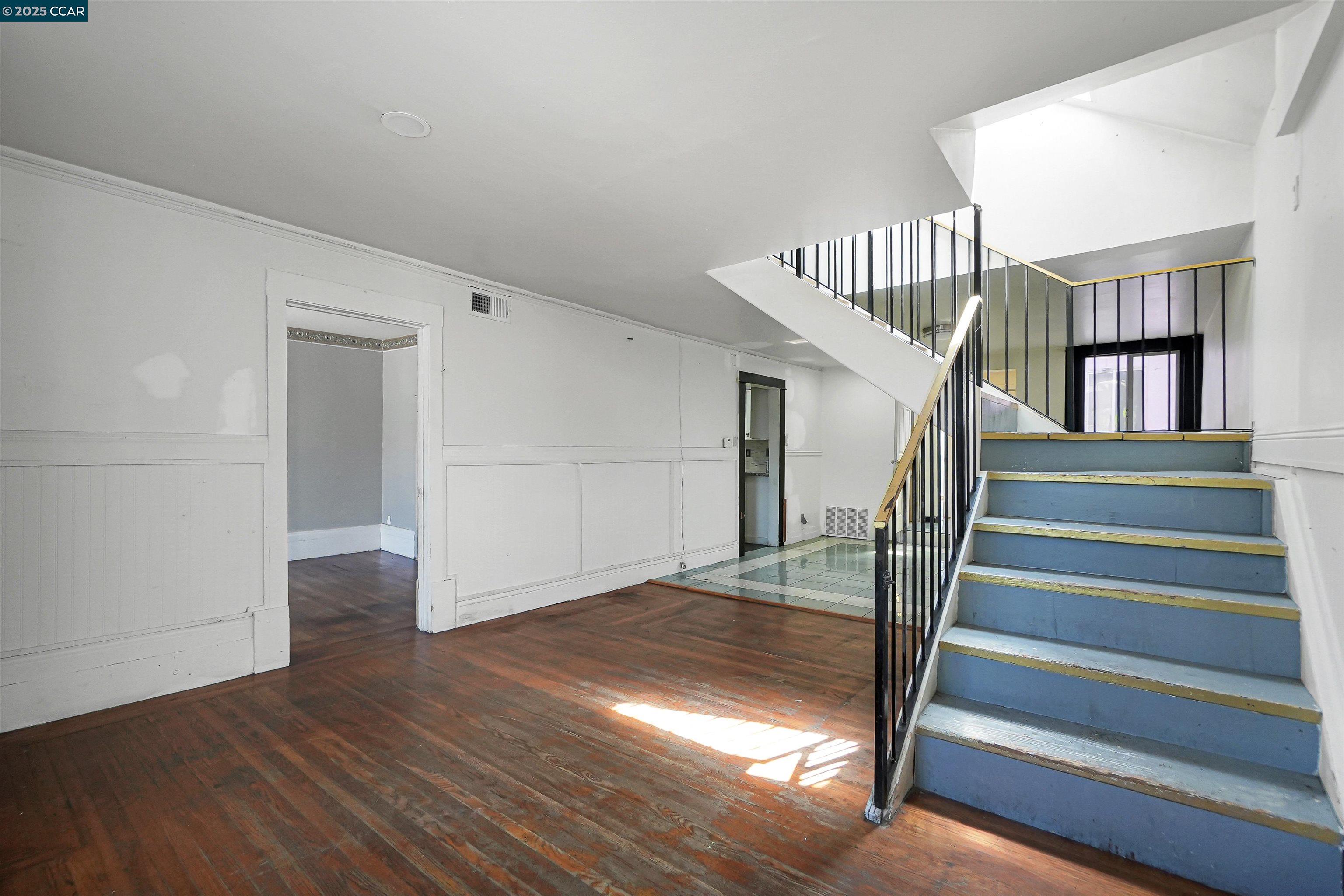 Detail Gallery Image 11 of 48 For 215 Thornton Ave, San Francisco,  CA 94124 - 4 Beds | 1/1 Baths