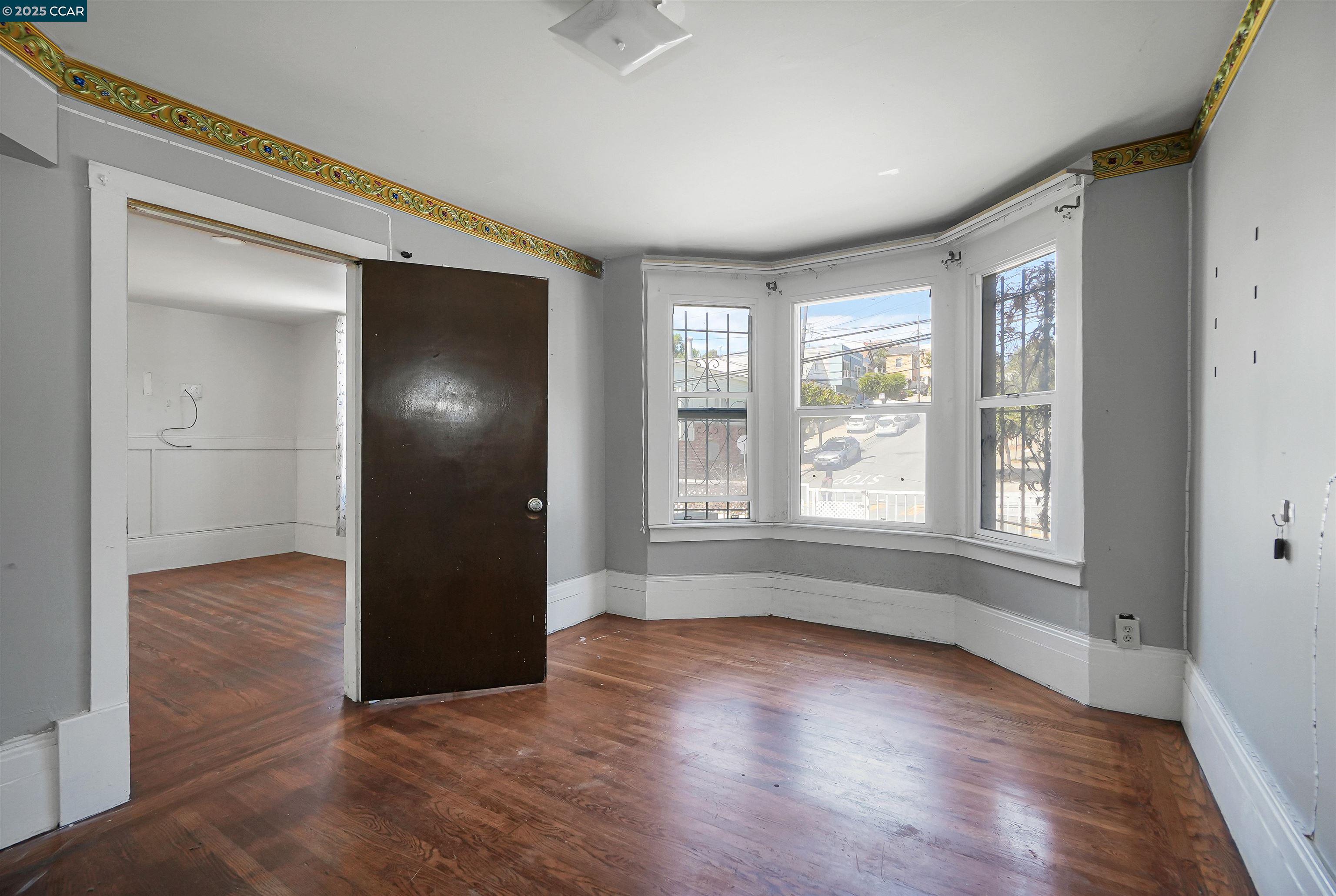 Detail Gallery Image 27 of 48 For 215 Thornton Ave, San Francisco,  CA 94124 - 4 Beds | 1/1 Baths