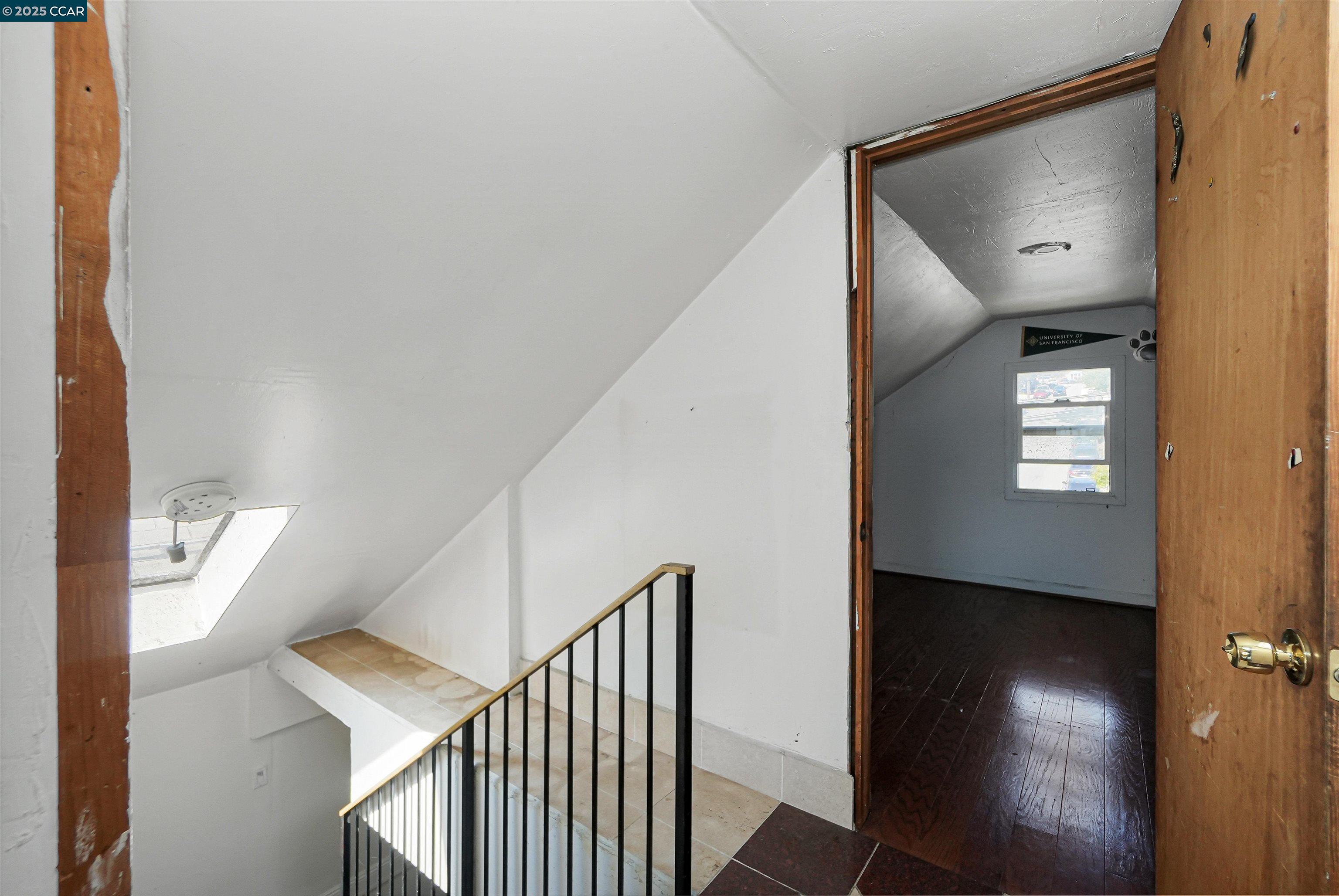 Detail Gallery Image 33 of 48 For 215 Thornton Ave, San Francisco,  CA 94124 - 4 Beds | 1/1 Baths