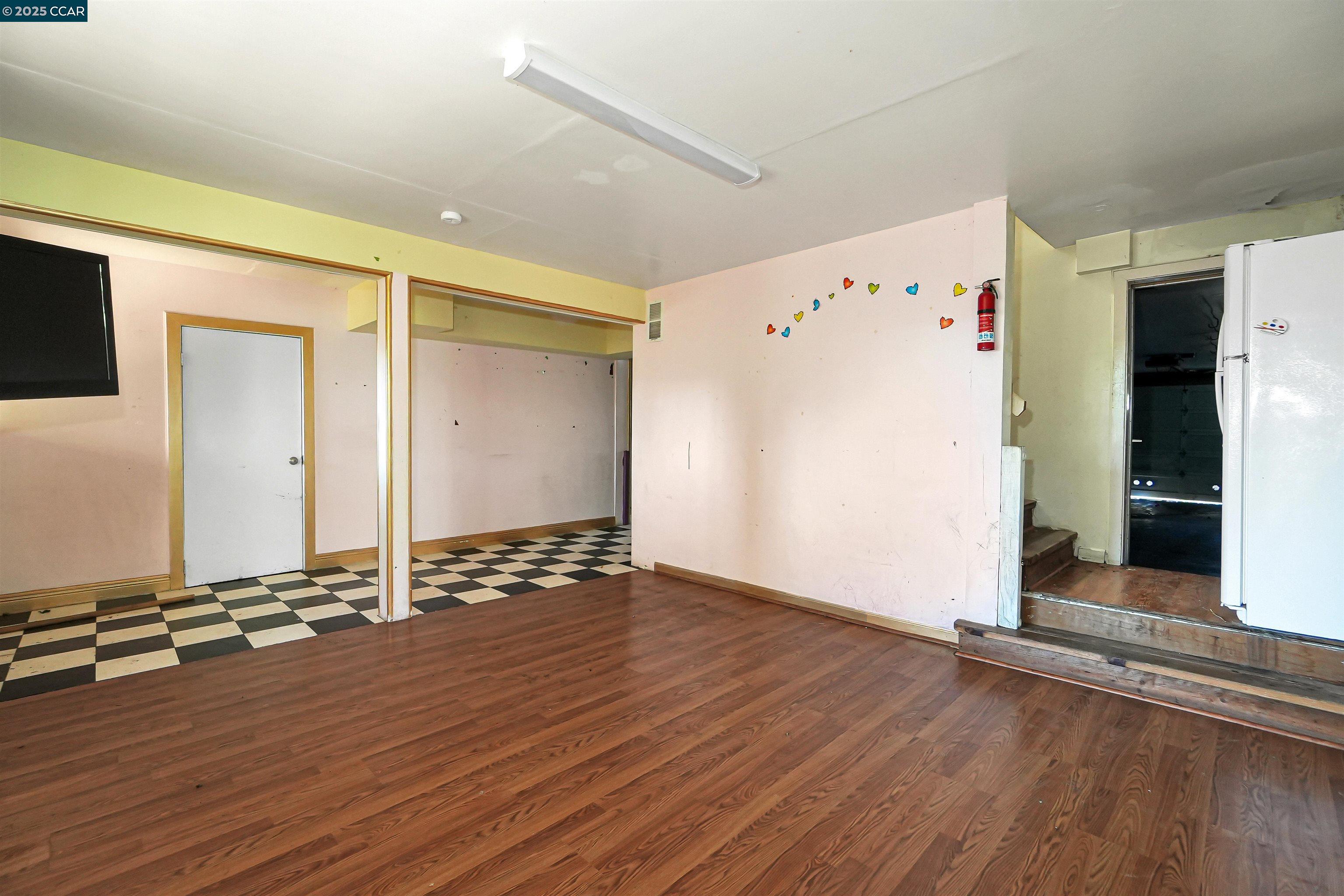 Detail Gallery Image 38 of 48 For 215 Thornton Ave, San Francisco,  CA 94124 - 4 Beds | 1/1 Baths